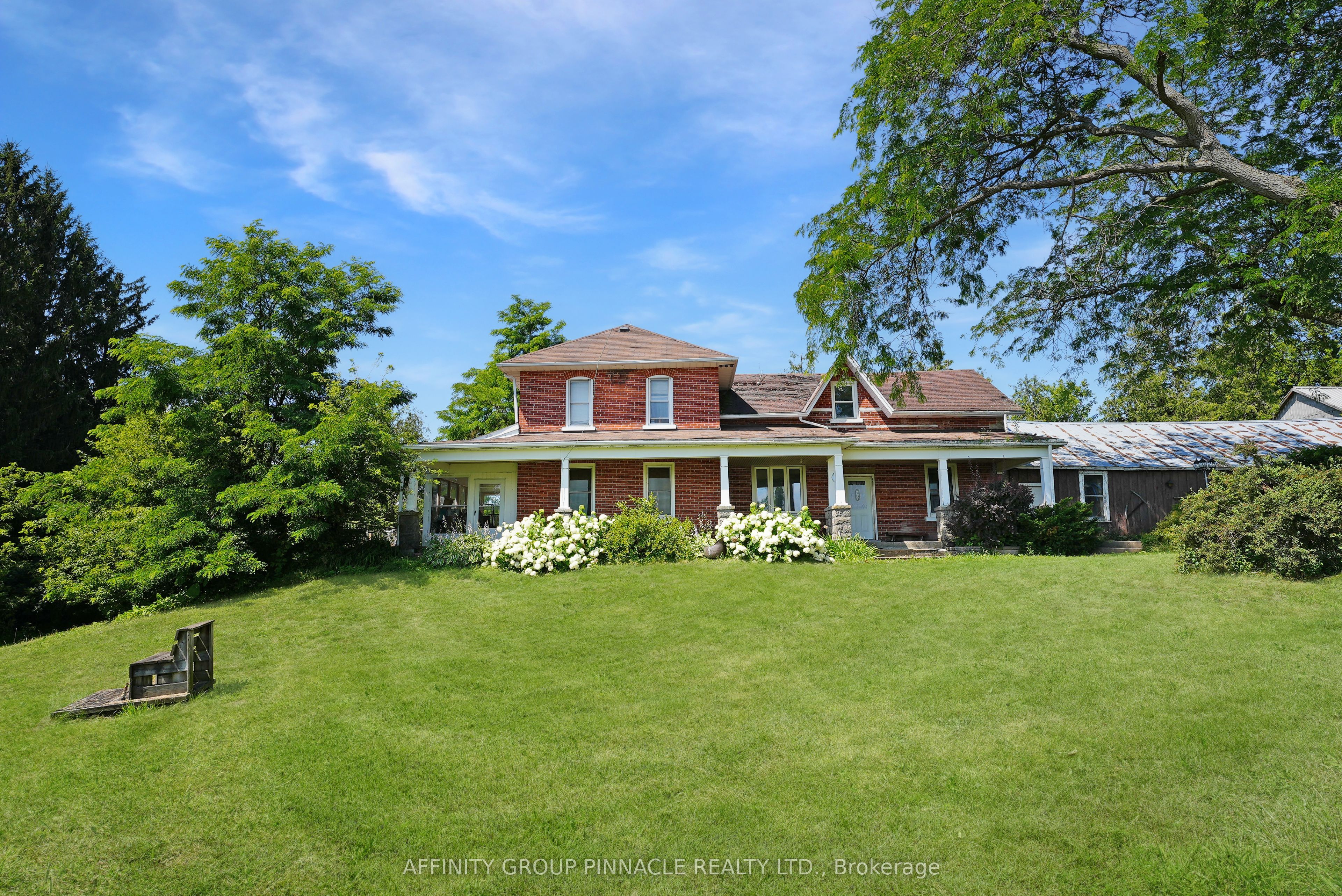 720 Morton Line Property Photo 5