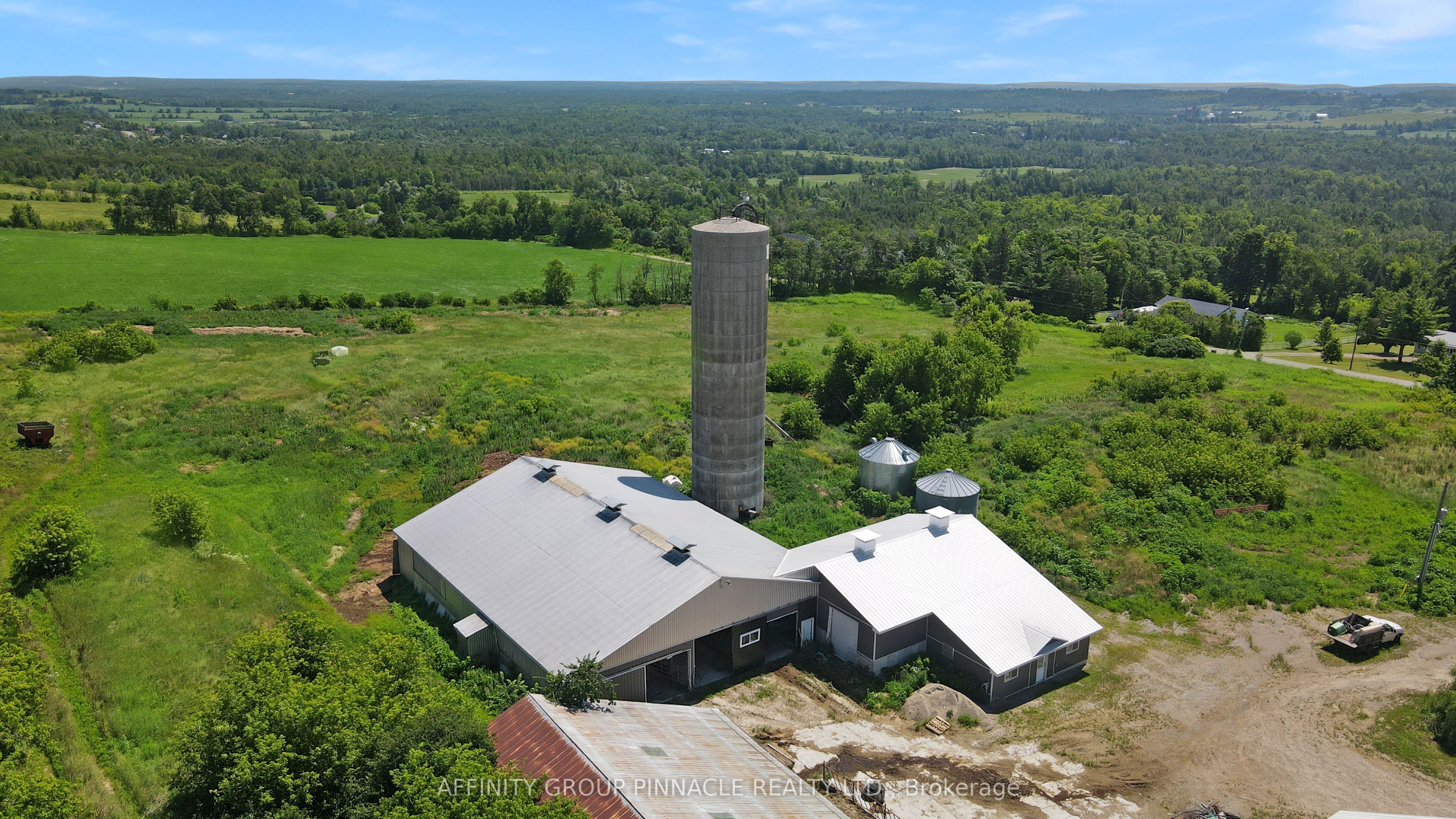 720 Morton Line Property Photo 9