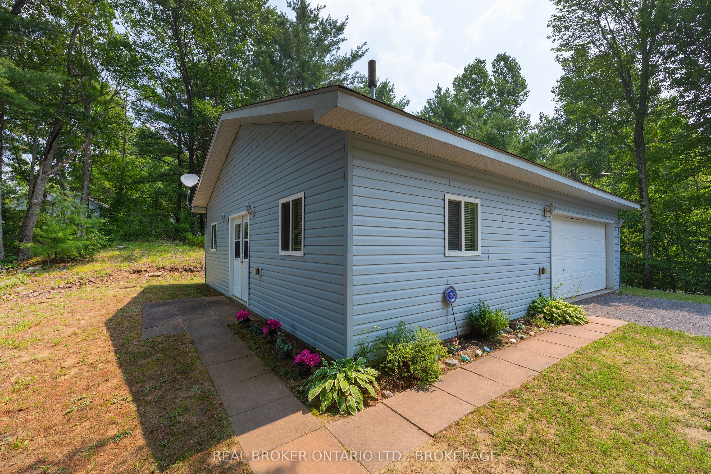 1152 Sparks Lane Property Photo 9