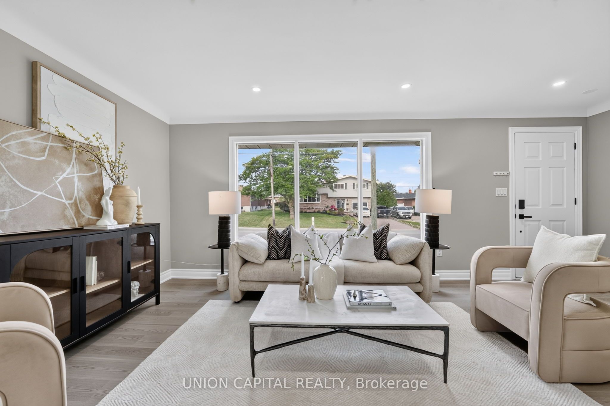 30 Collier Road N Property Photo 5