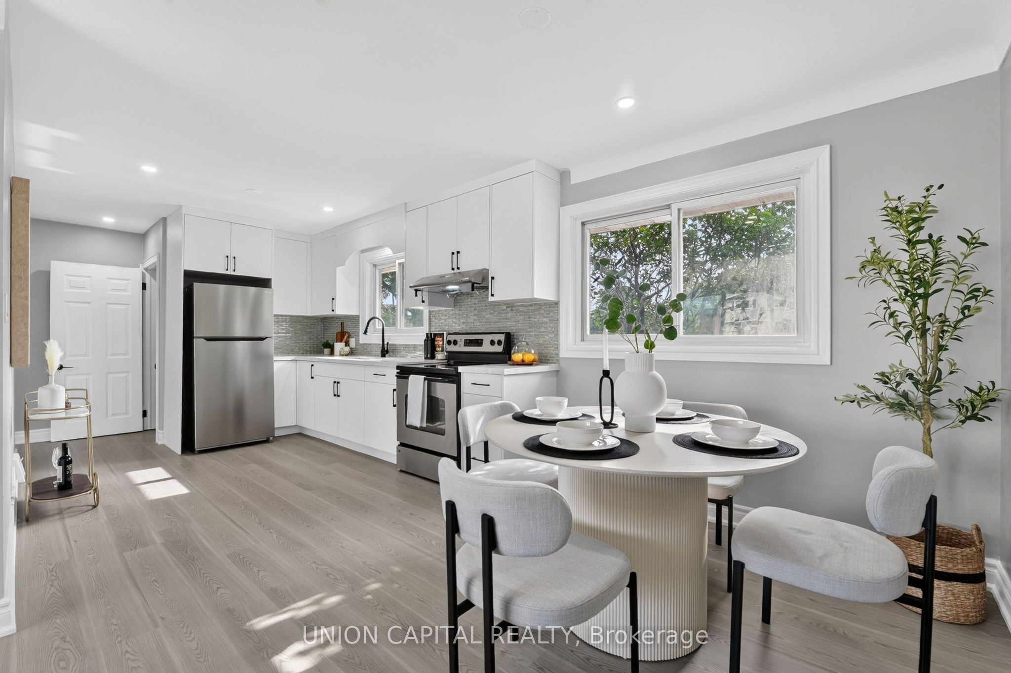 30 Collier Road N Property Photo 10