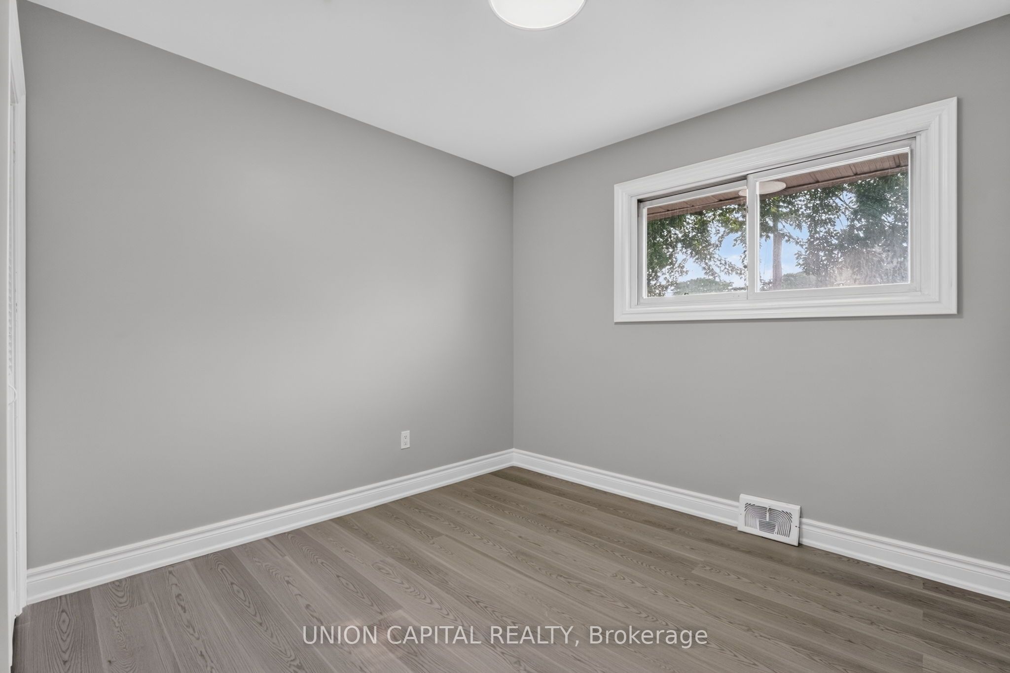 30 Collier Road N Property Photo 23