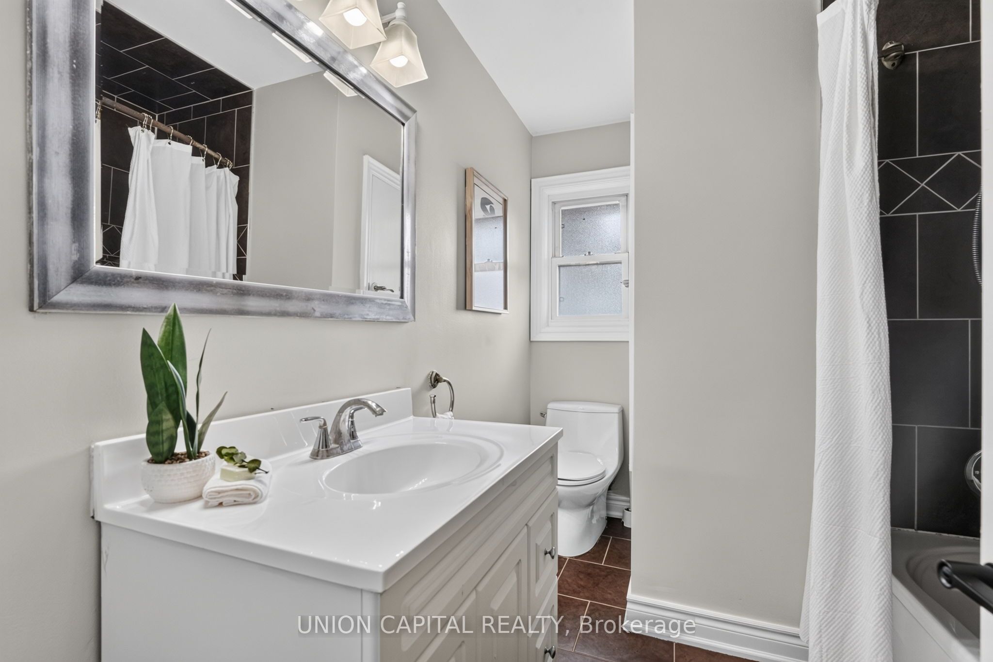 30 Collier Road N Property Photo 25