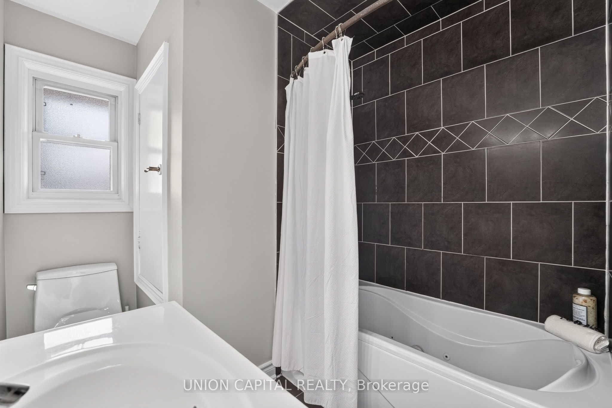 30 Collier Road N Property Photo 26