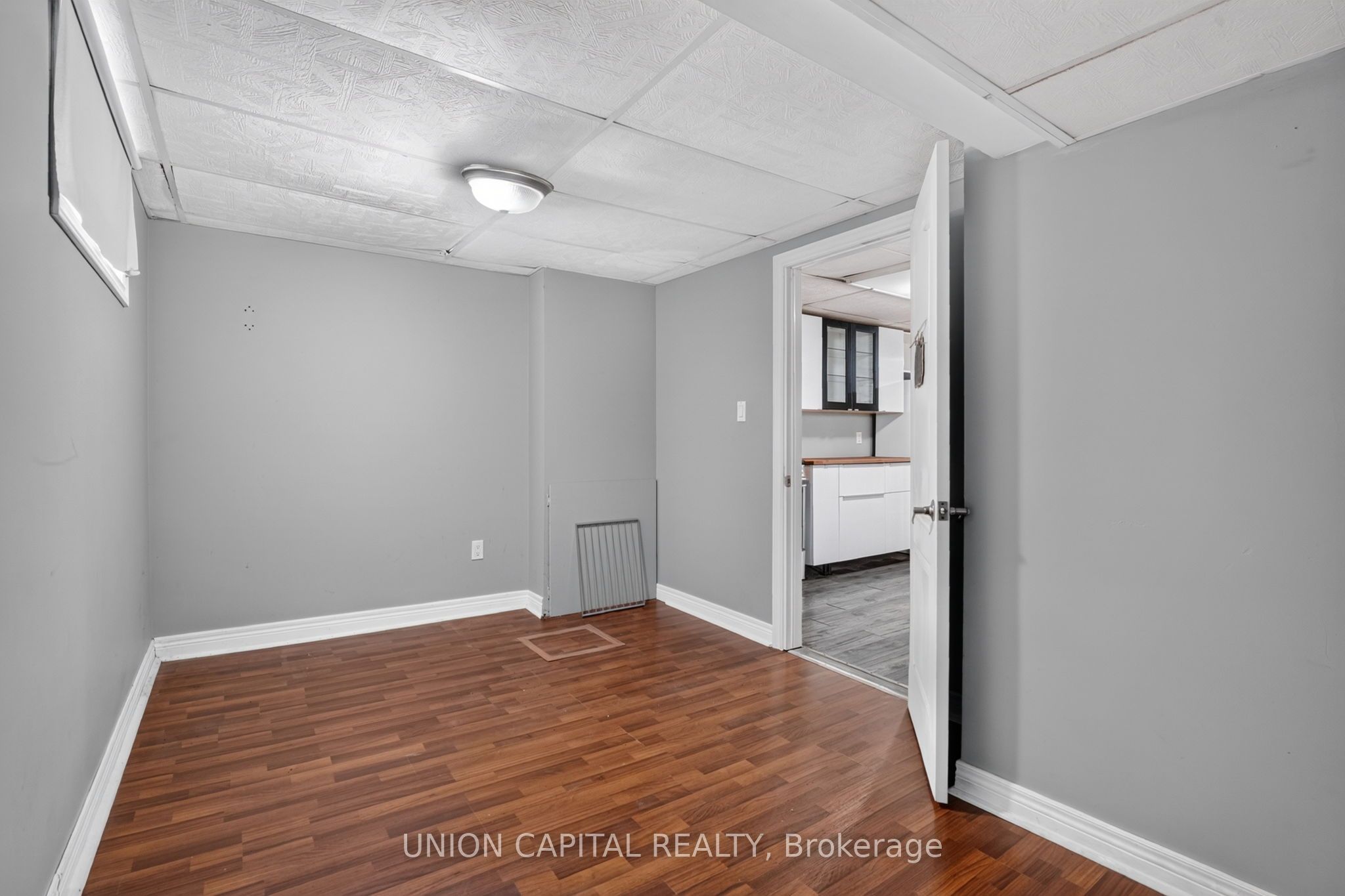 30 Collier Road N Property Photo 35