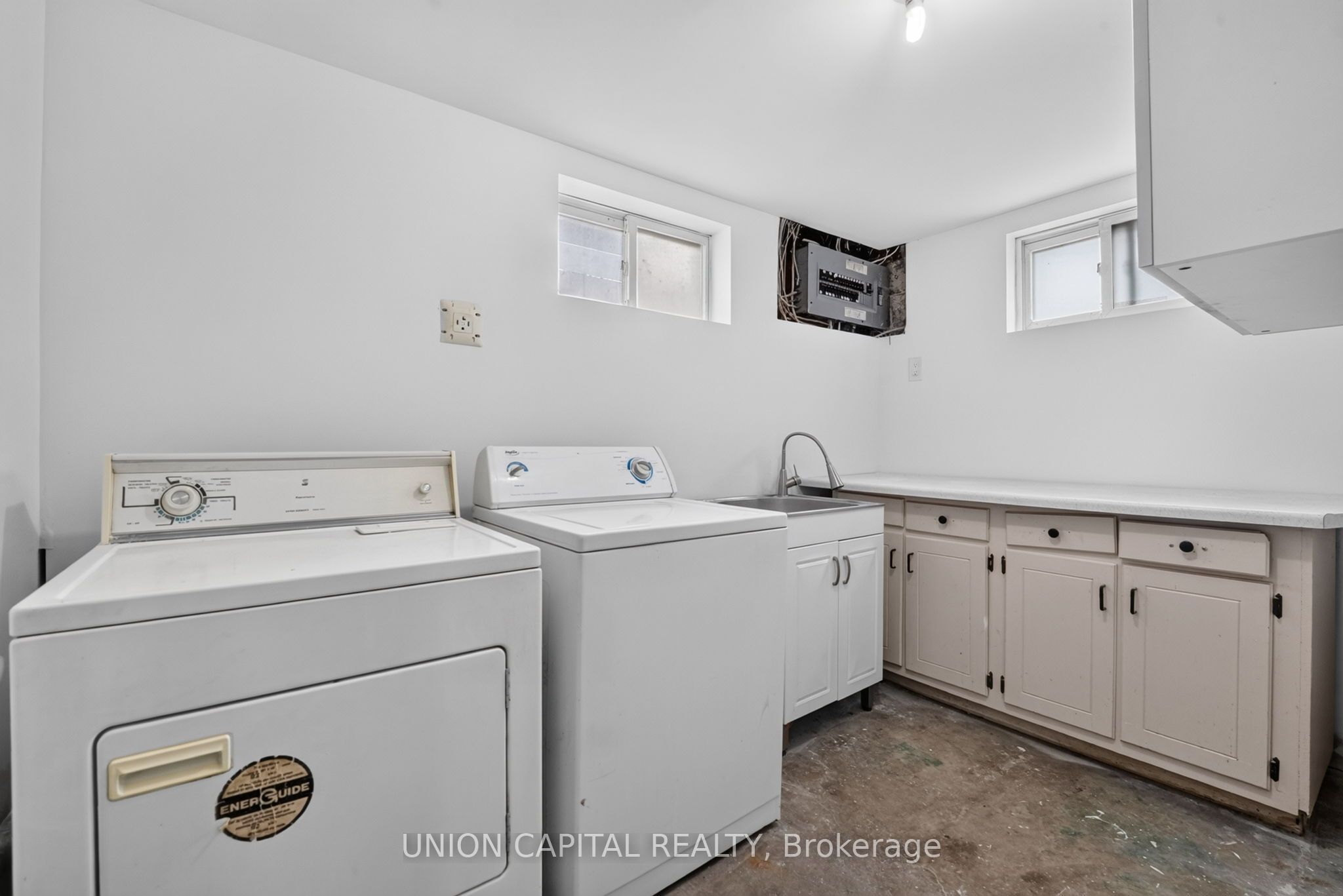 30 Collier Road N Property Photo 36