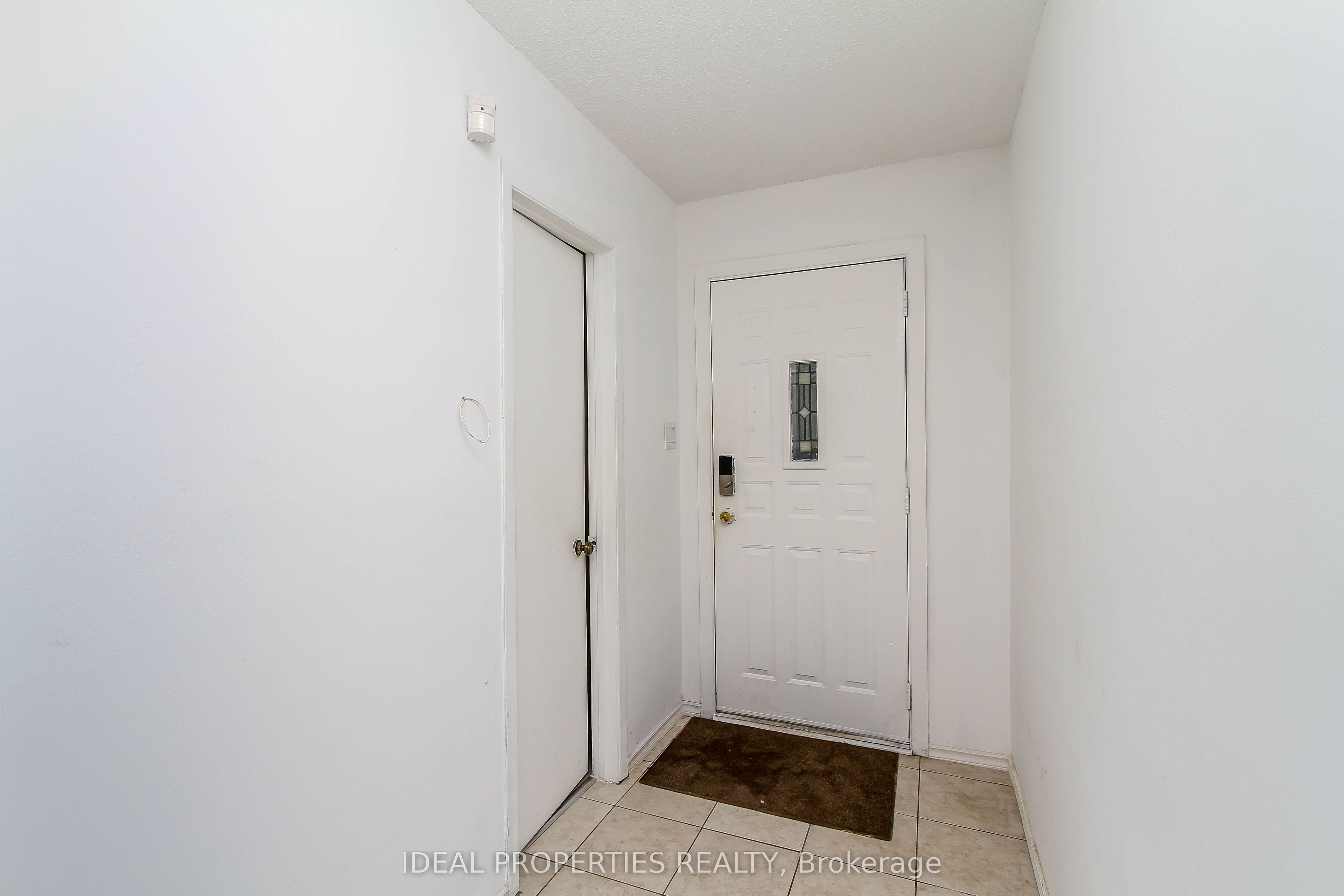 2415 Southvale Crescent 26 Property Photo 3