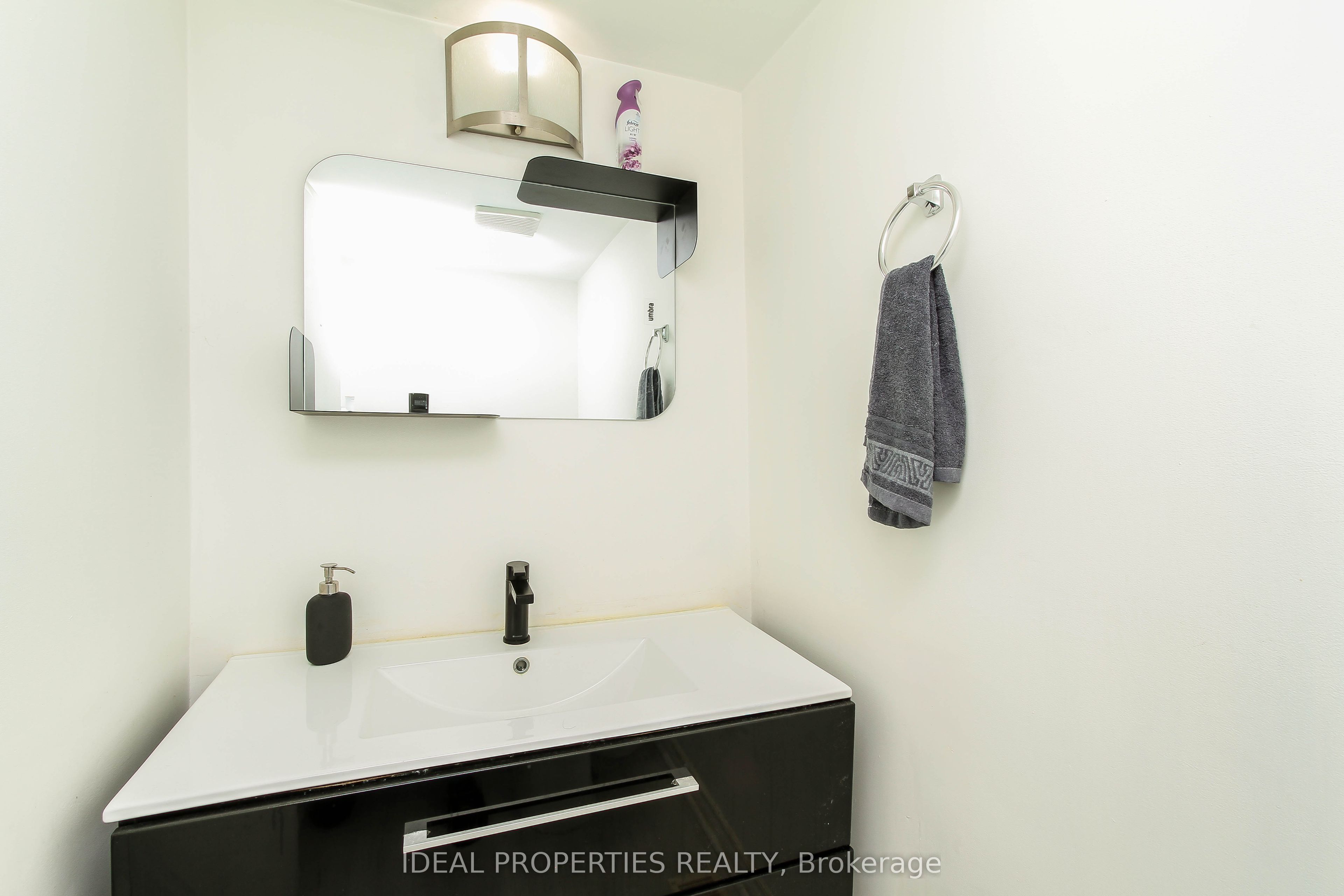 2415 Southvale Crescent 26 Property Photo 16