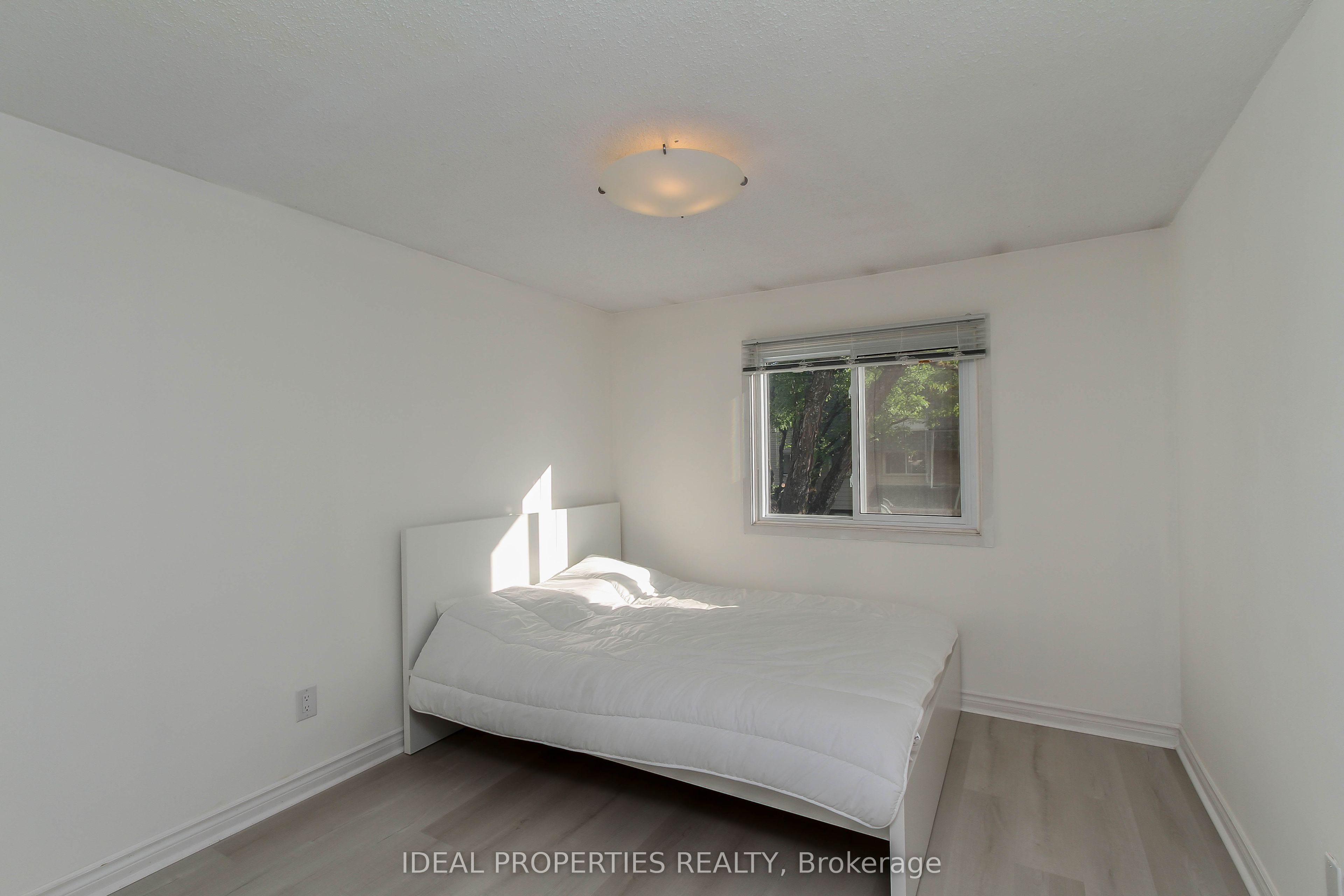 2415 Southvale Crescent 26 Property Photo 21
