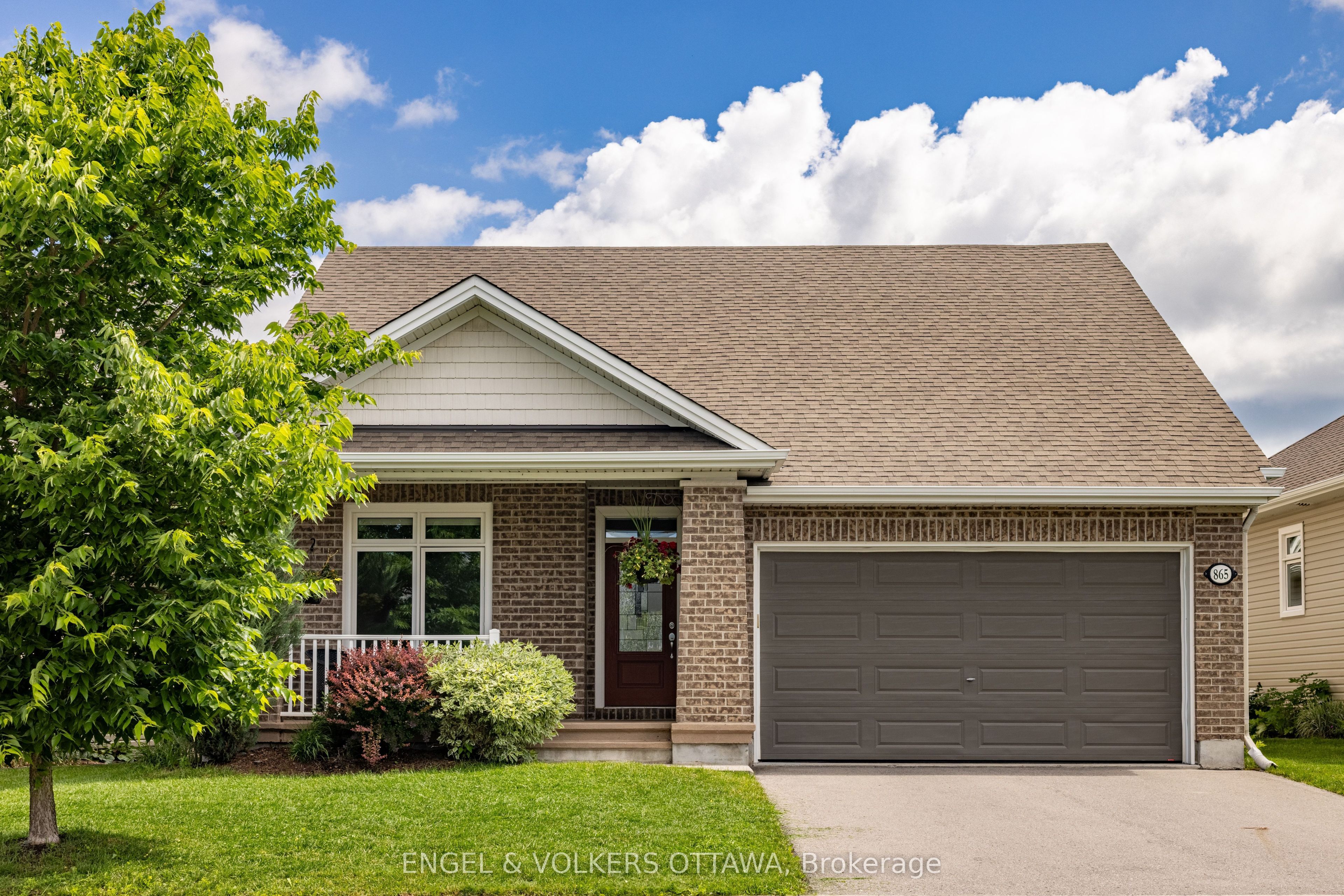 865 Tewin Circle Property Photo 1