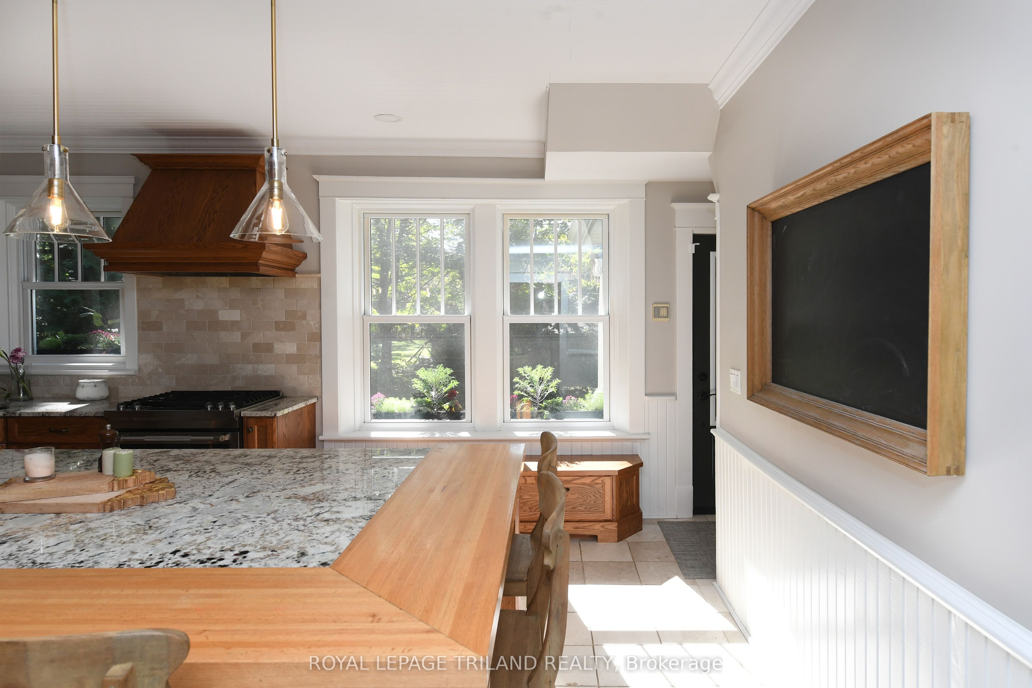 12 Victoria Street Property Photo 9