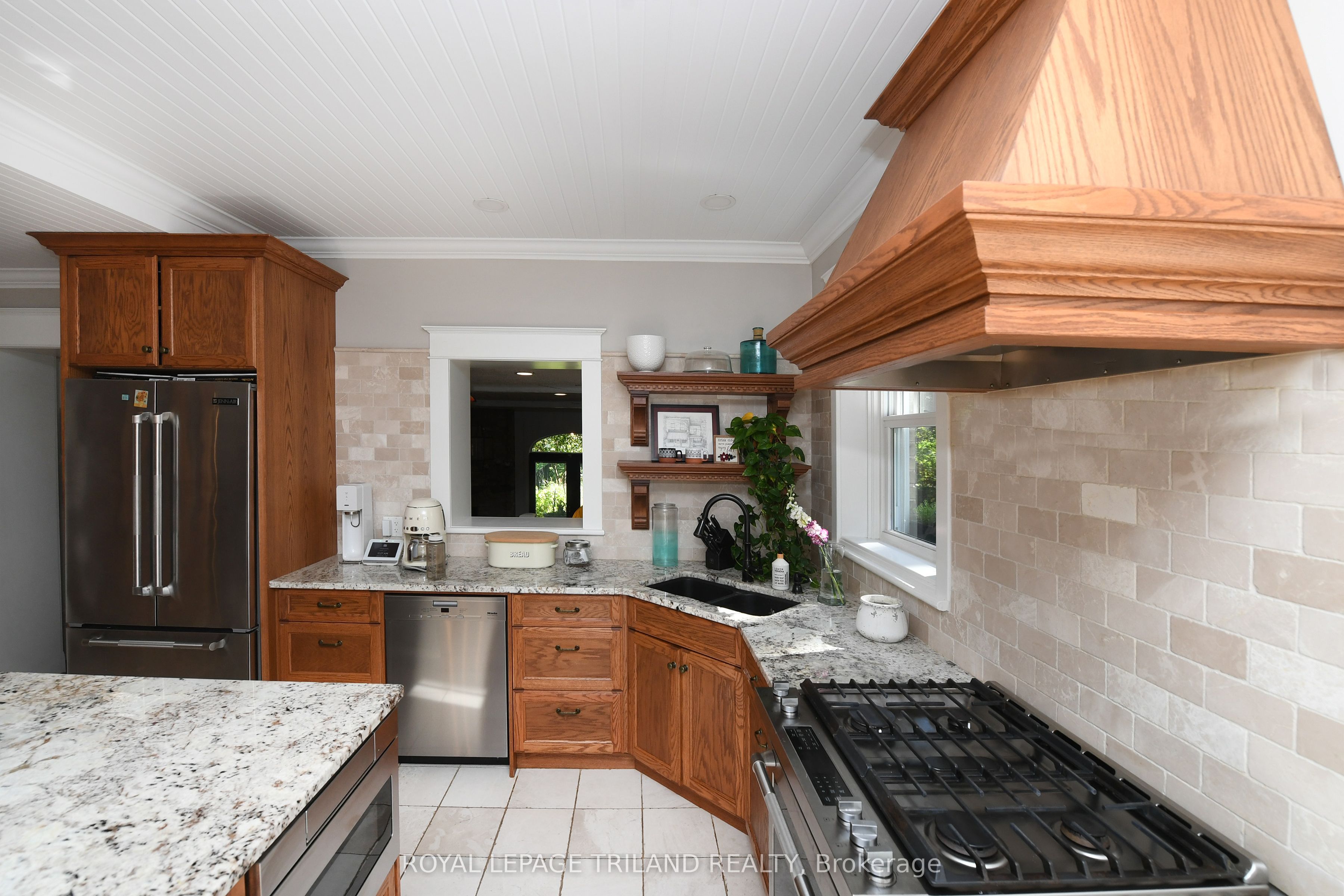 12 Victoria Street Property Photo 10