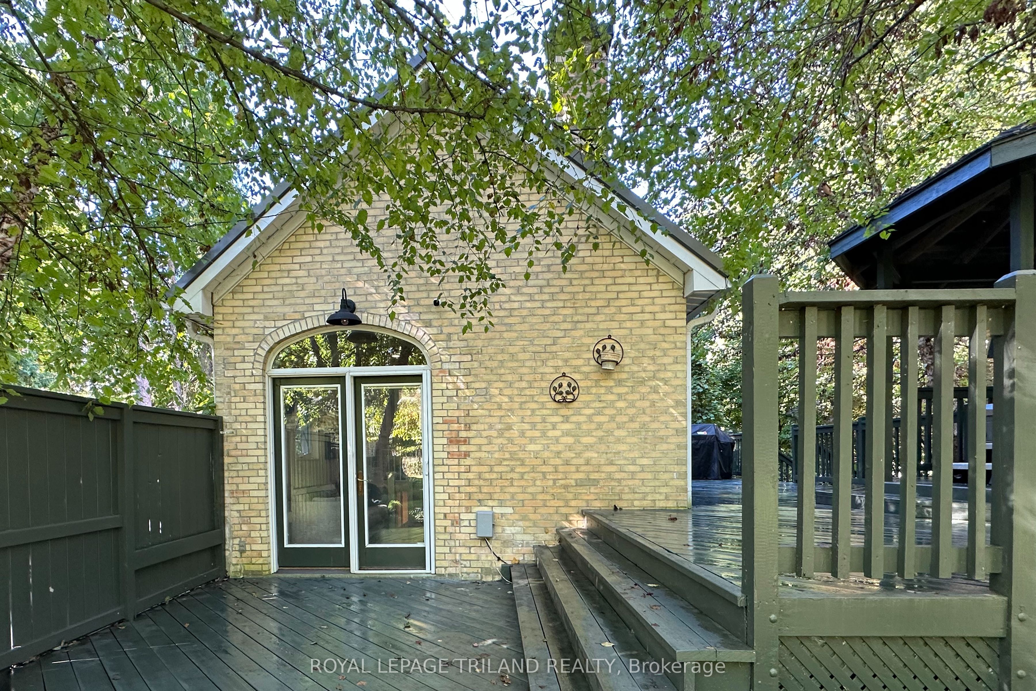 12 Victoria Street Property Photo 27