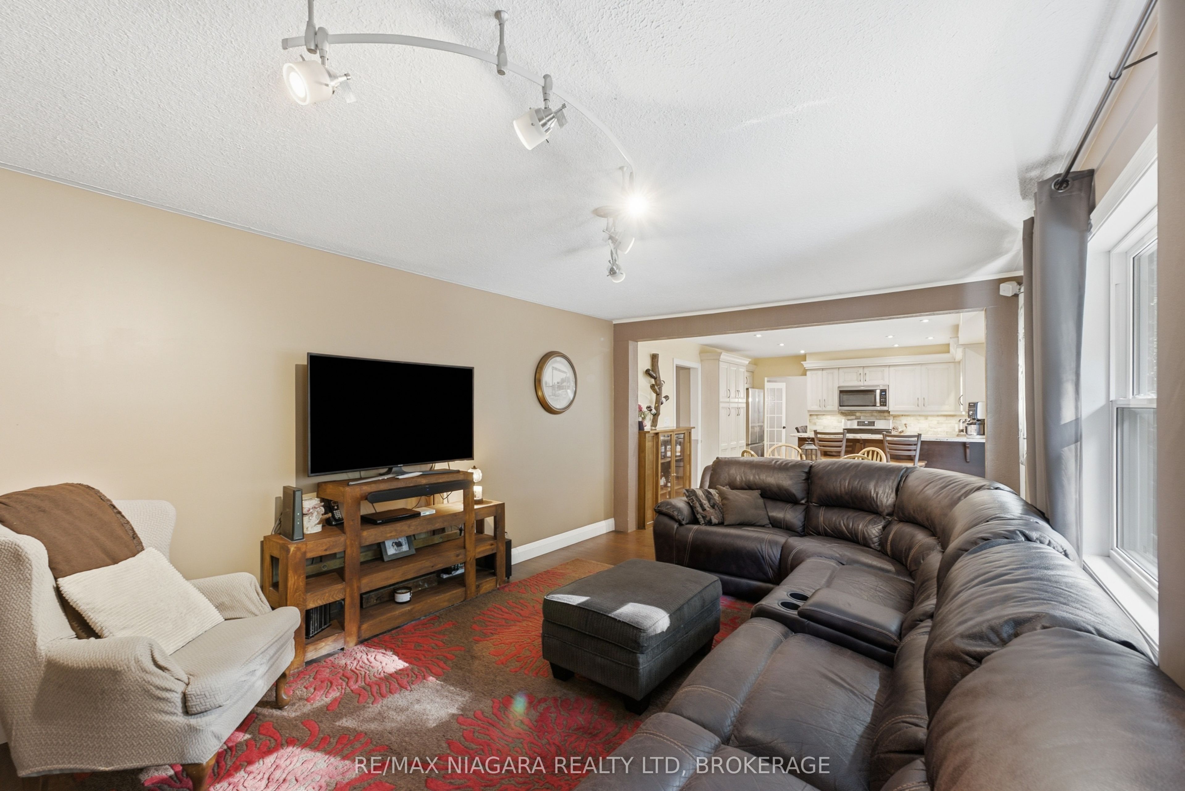 9 Beechnut Court Property Photo 14
