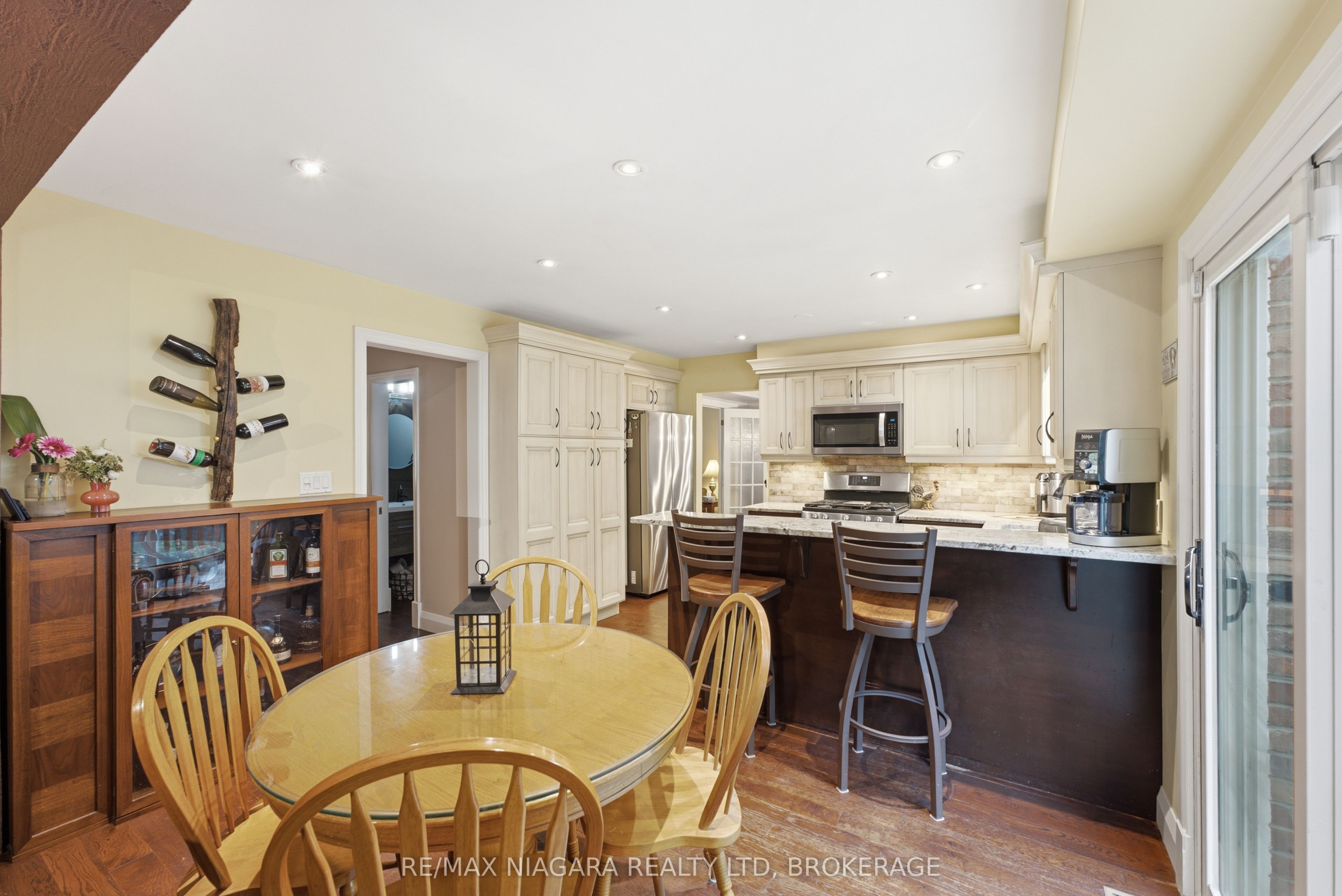 9 Beechnut Court Property Photo 15