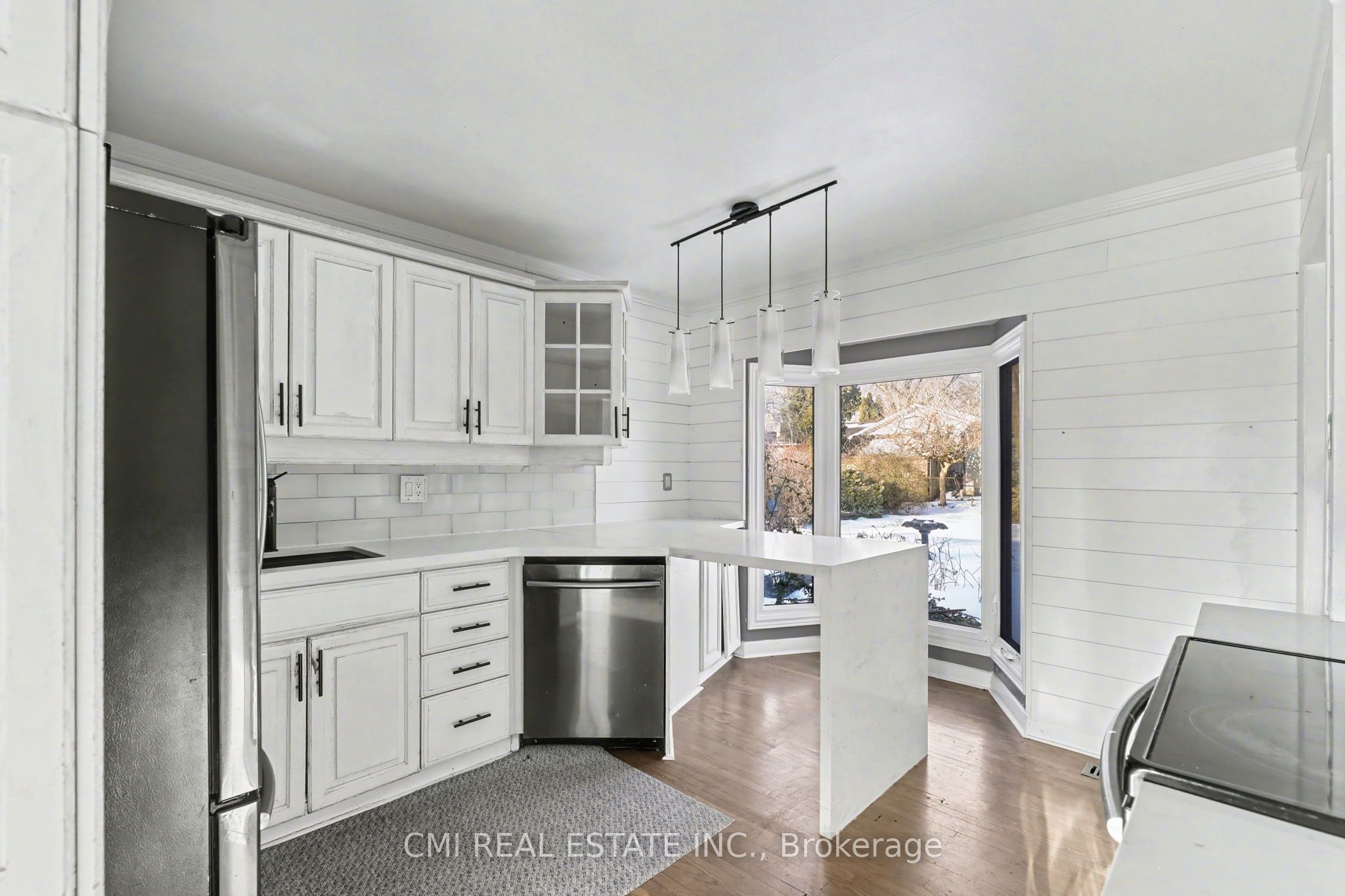 645 Riverside Drive Property Photo 8