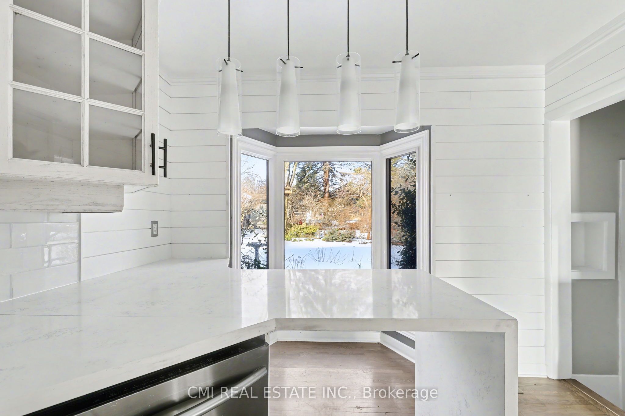 645 Riverside Drive Property Photo 9