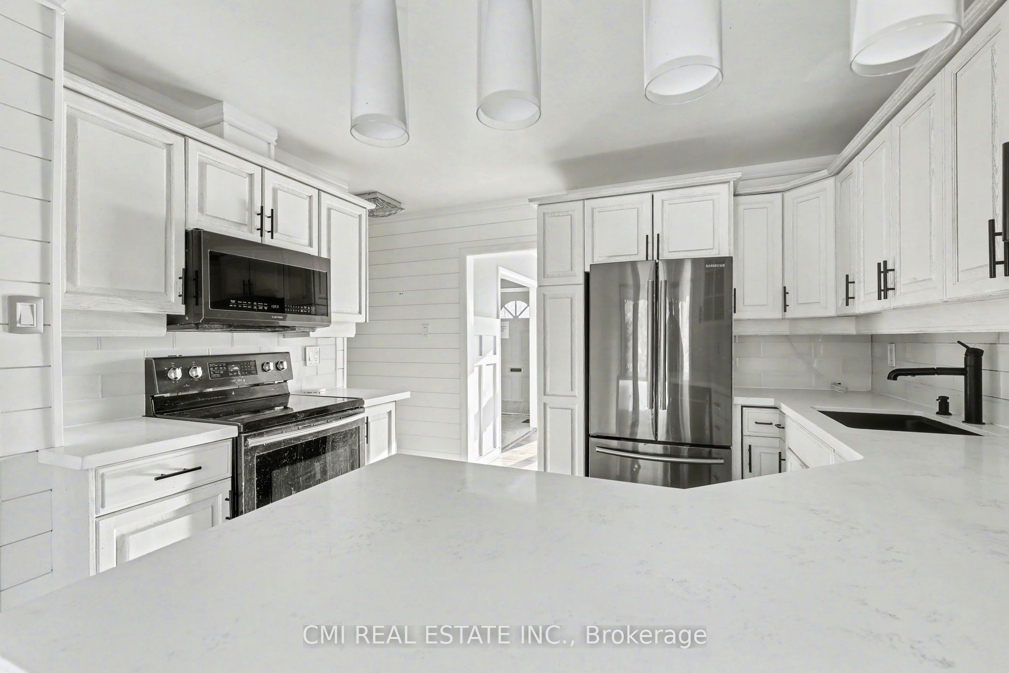 645 Riverside Drive Property Photo 11