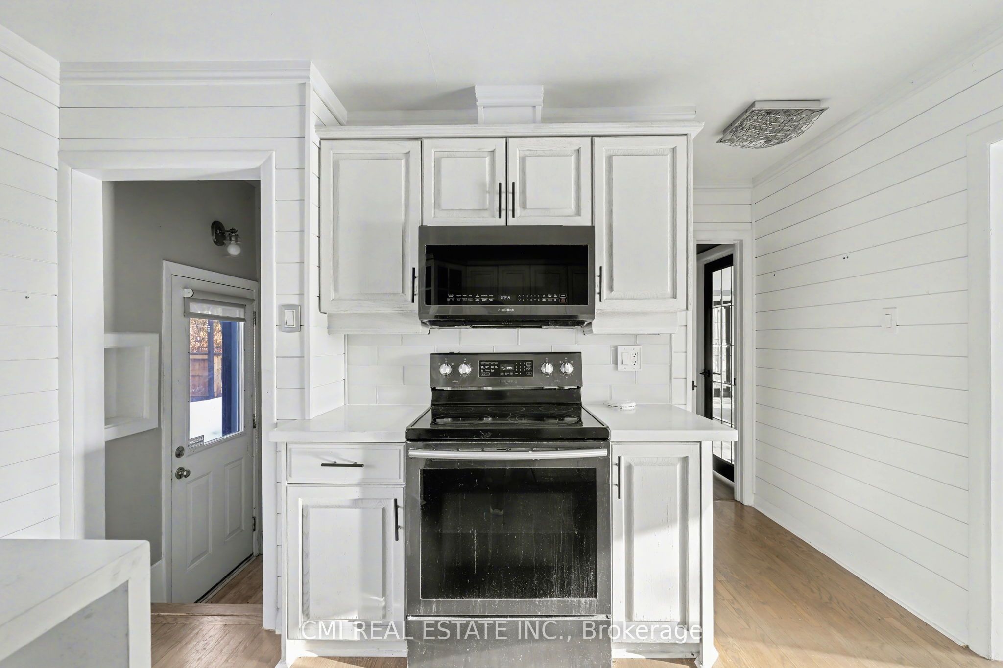 645 Riverside Drive Property Photo 12