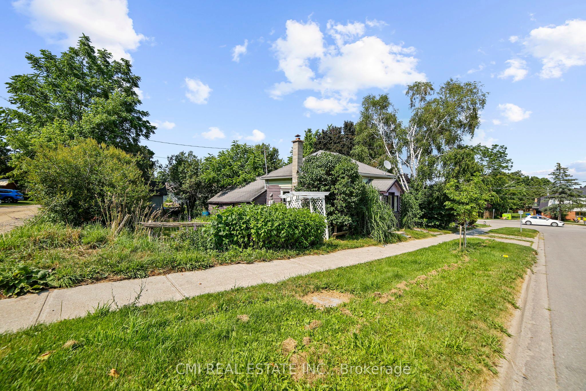 120 Second Avenue E Property Photo 3