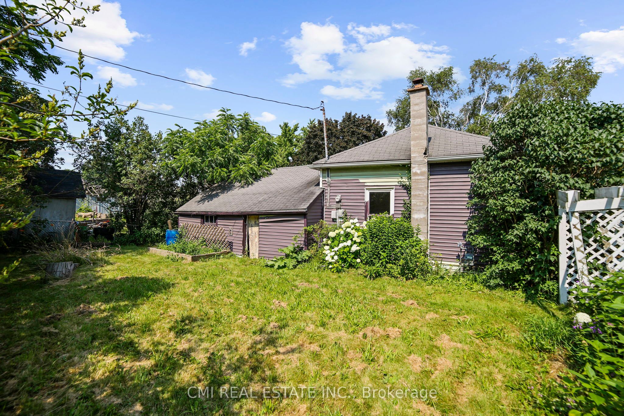 120 Second Avenue E Property Photo 4