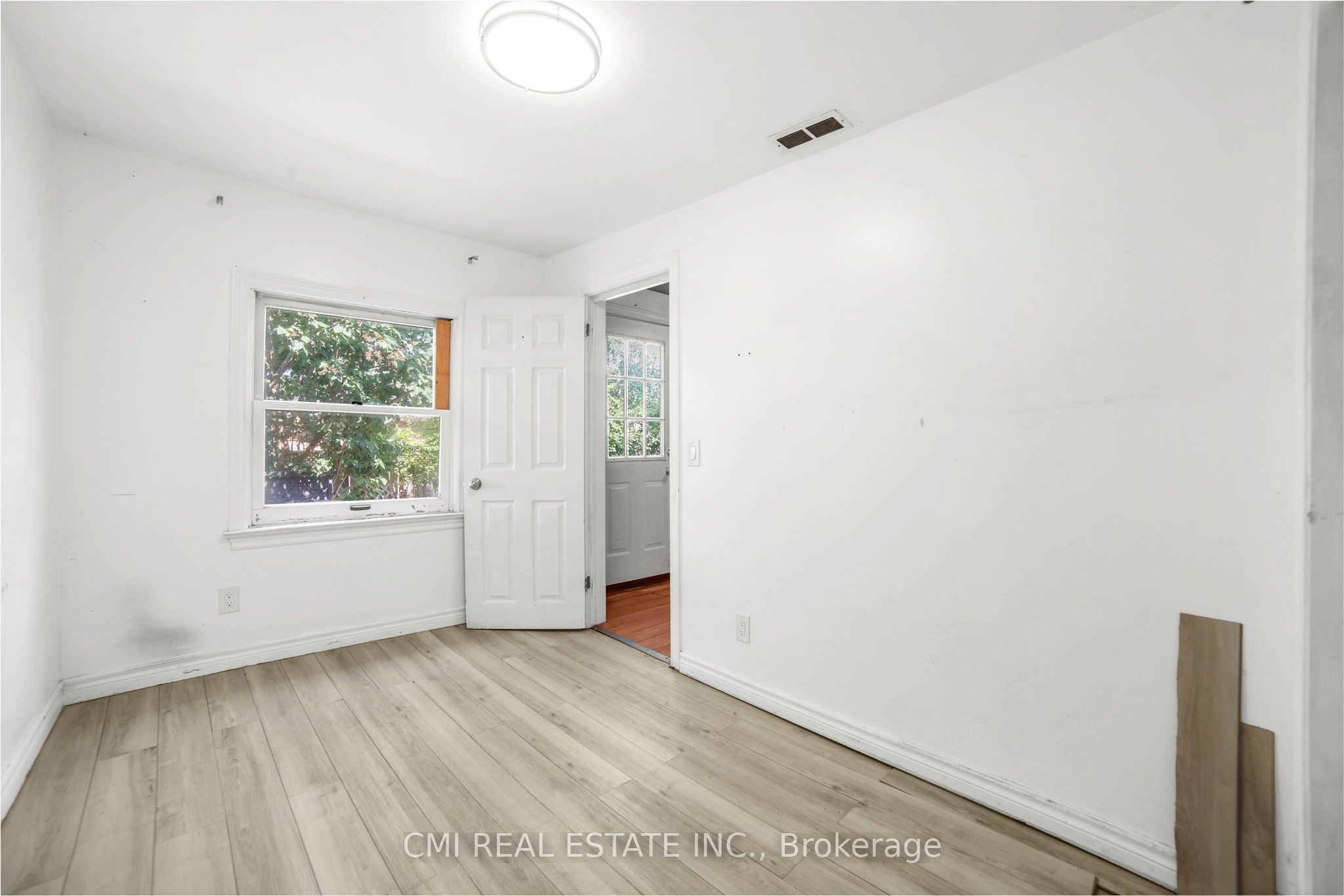 120 Second Avenue E Property Photo 17