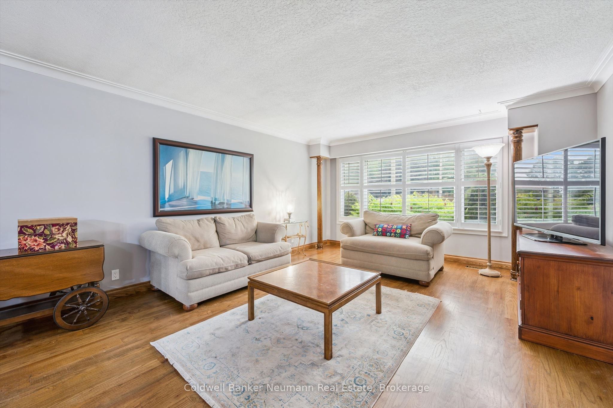 195 Victoria Road N Property Photo 6
