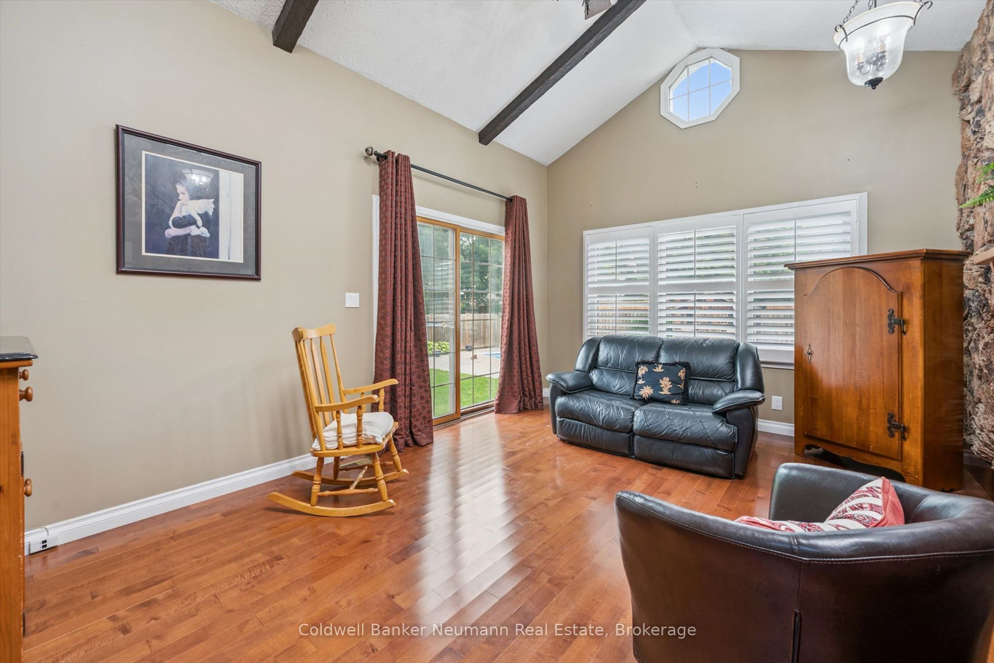 195 Victoria Road N Property Photo 16