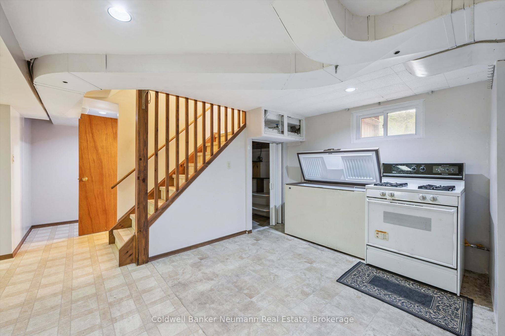 195 Victoria Road N Property Photo 25