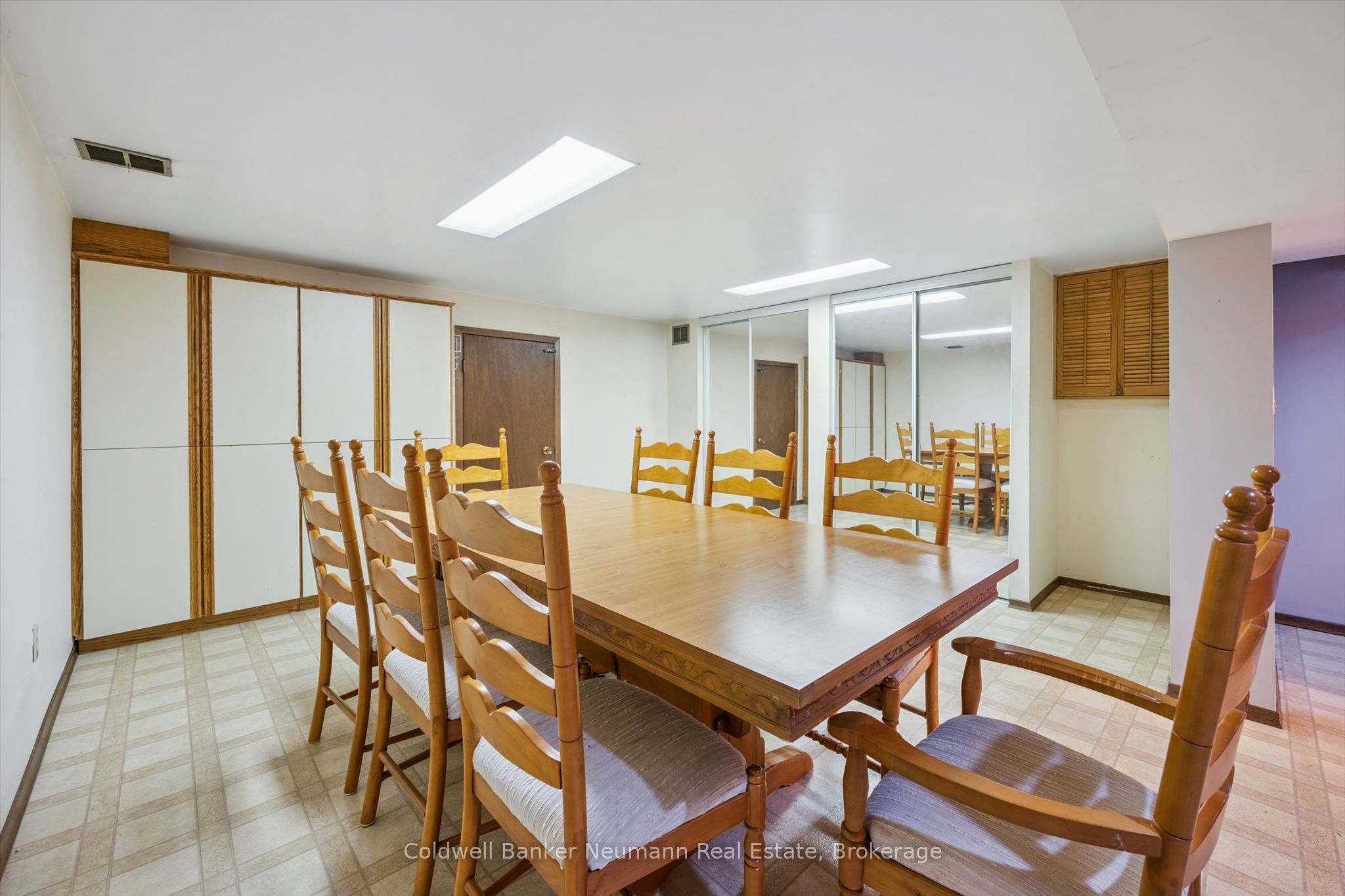 195 Victoria Road N Property Photo 26