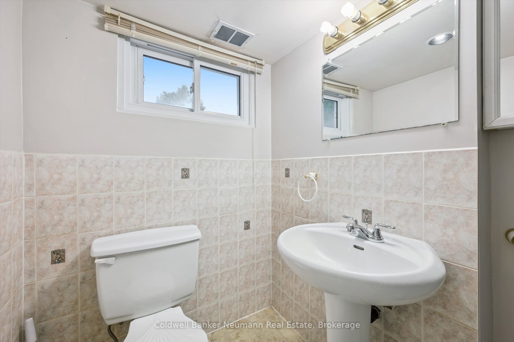 195 Victoria Road N Property Photo 31