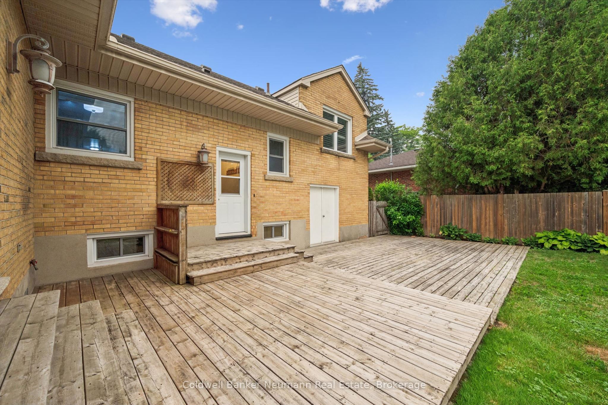 195 Victoria Road N Property Photo 33
