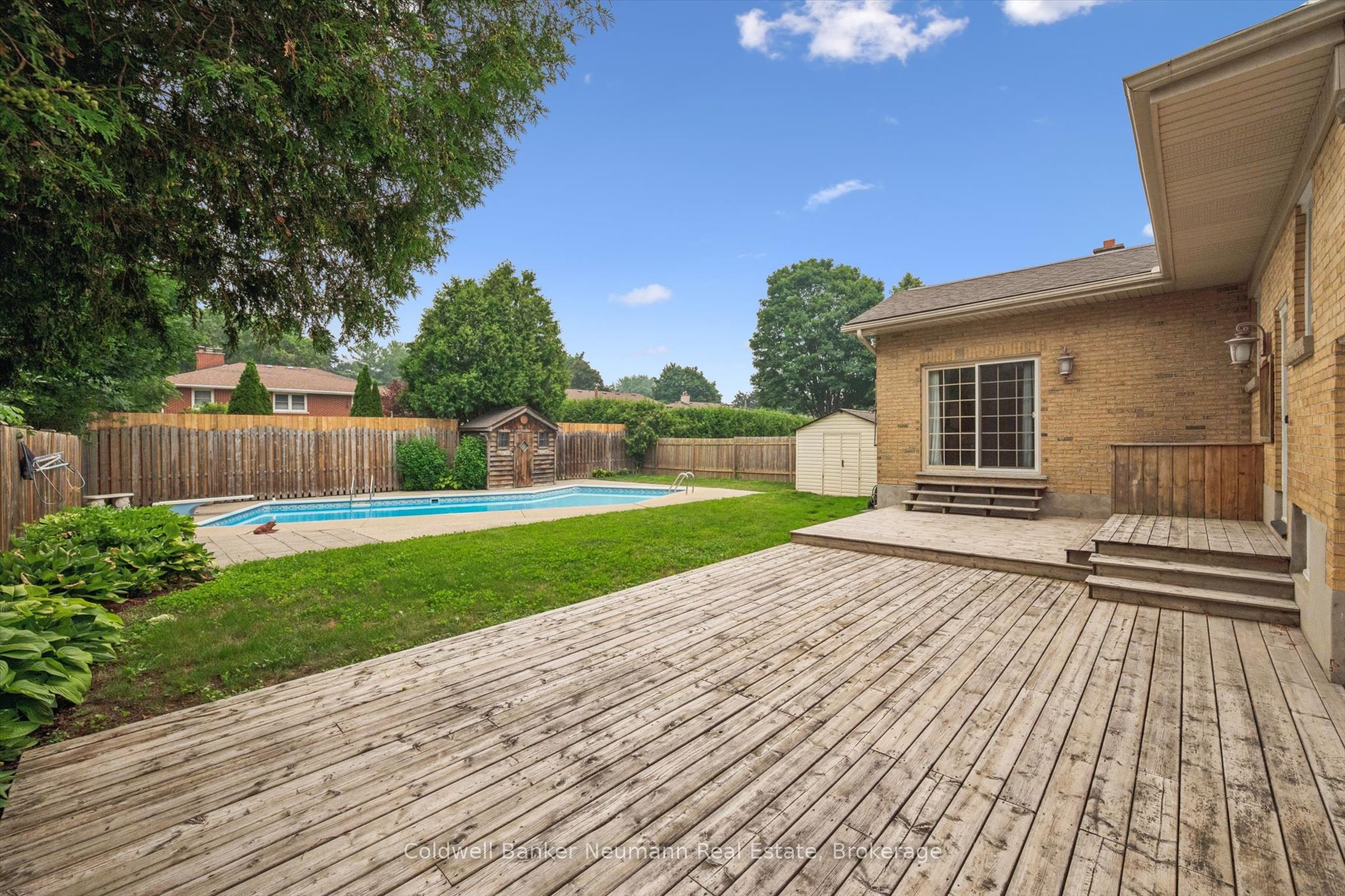 195 Victoria Road N Property Photo 35