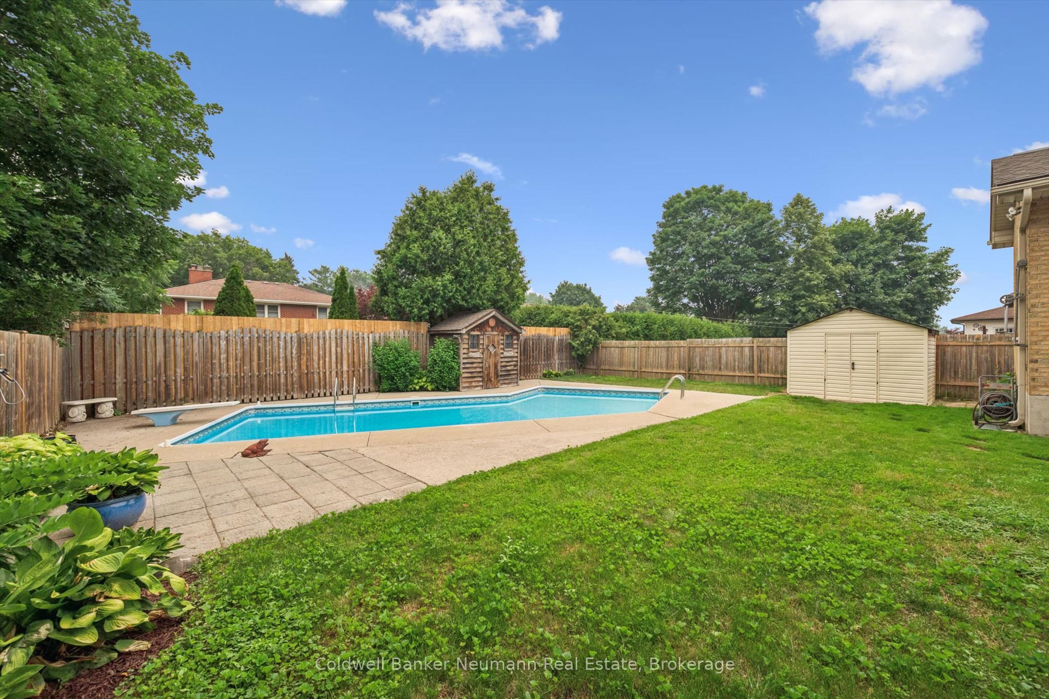 195 Victoria Road N Property Photo 36