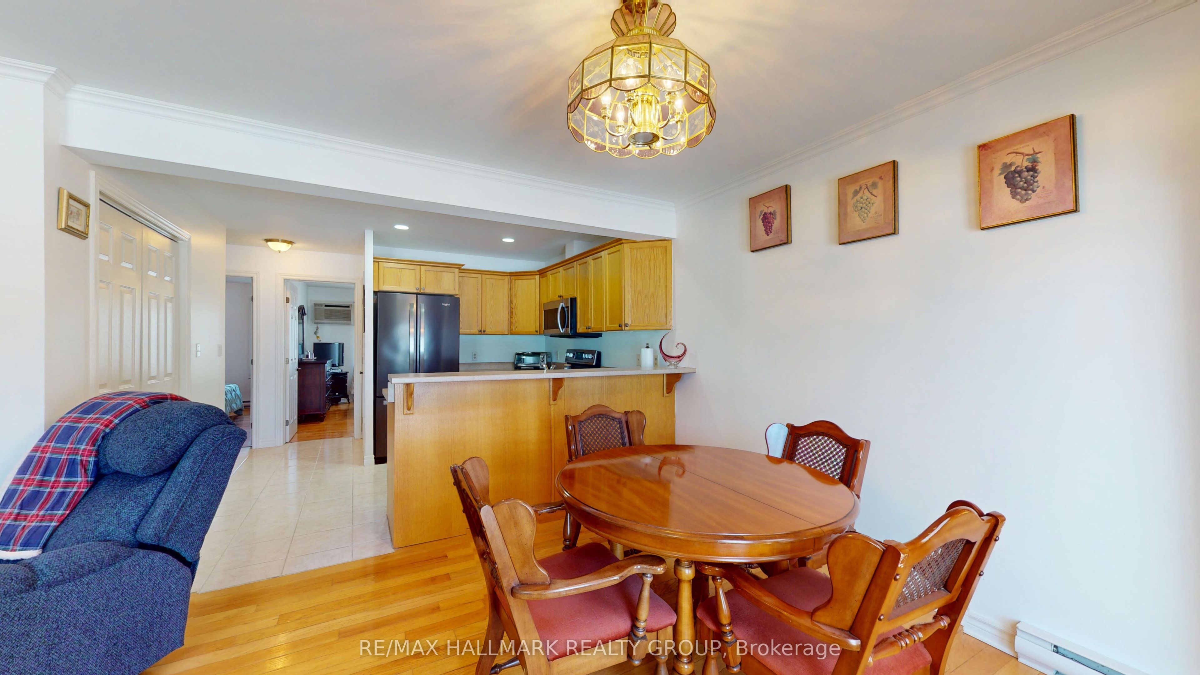 237 Oak Street W 1102 Property Photo 5