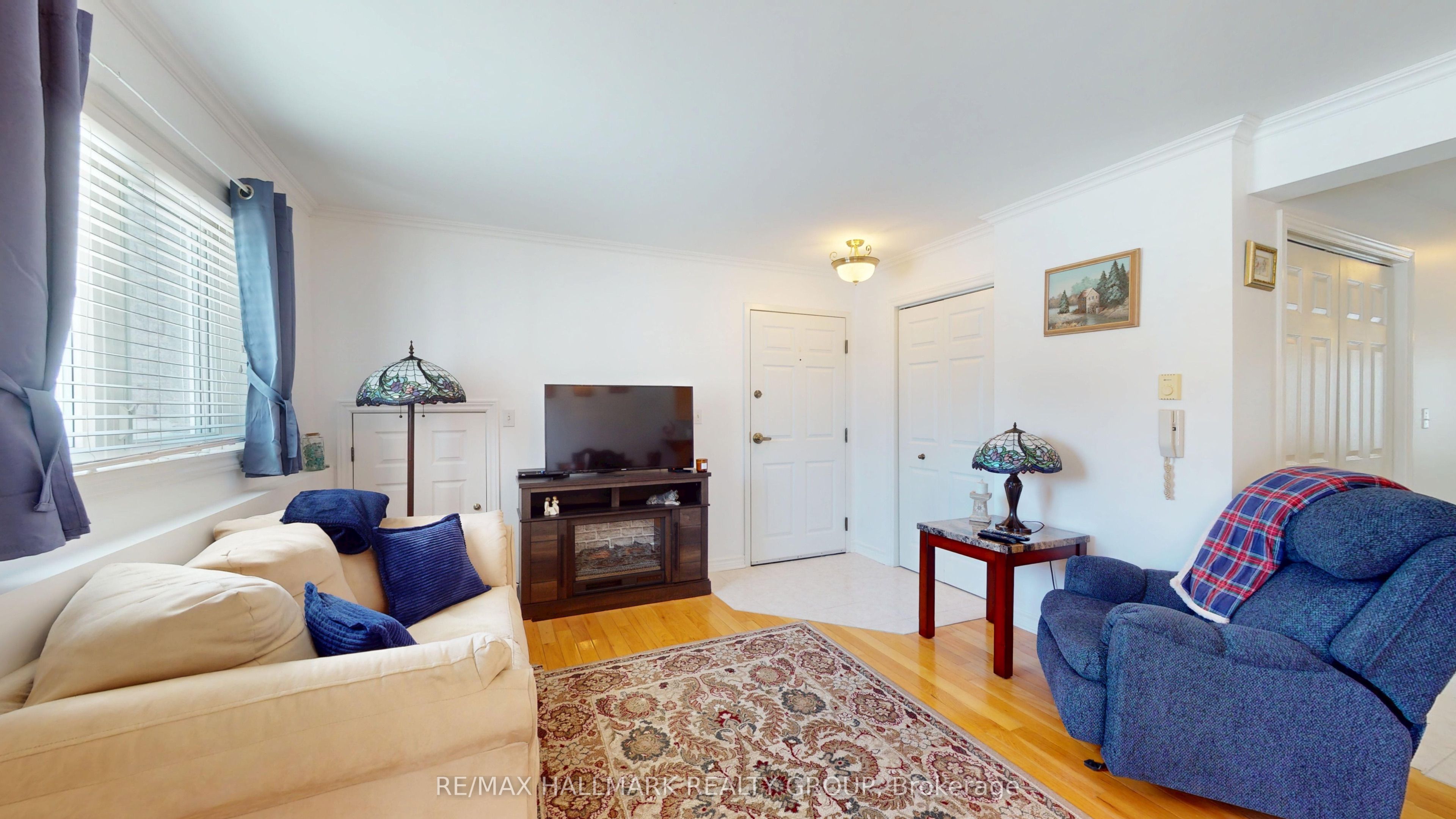 237 Oak Street W 1102 Property Photo 8