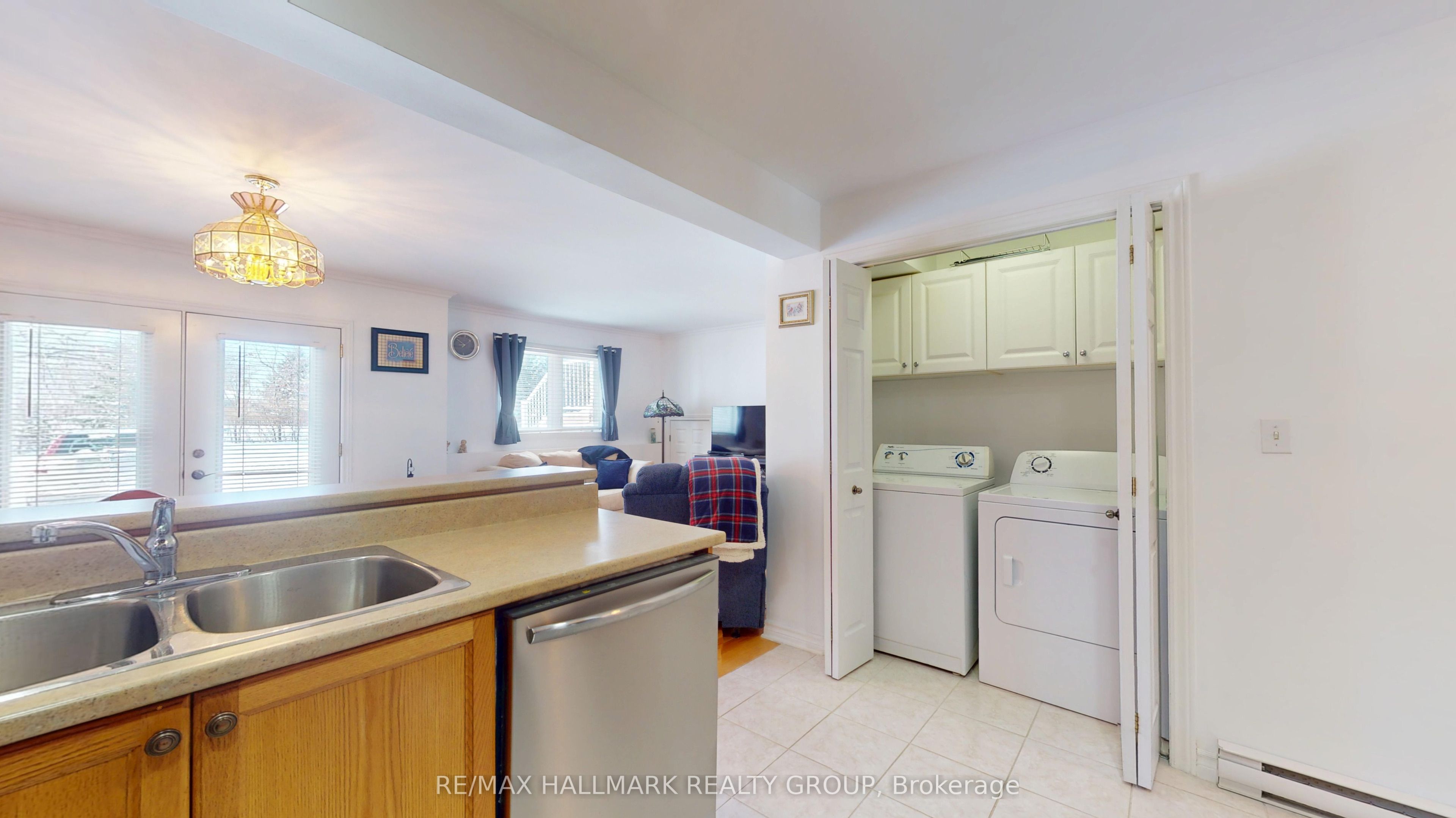 237 Oak Street W 1102 Property Photo 12