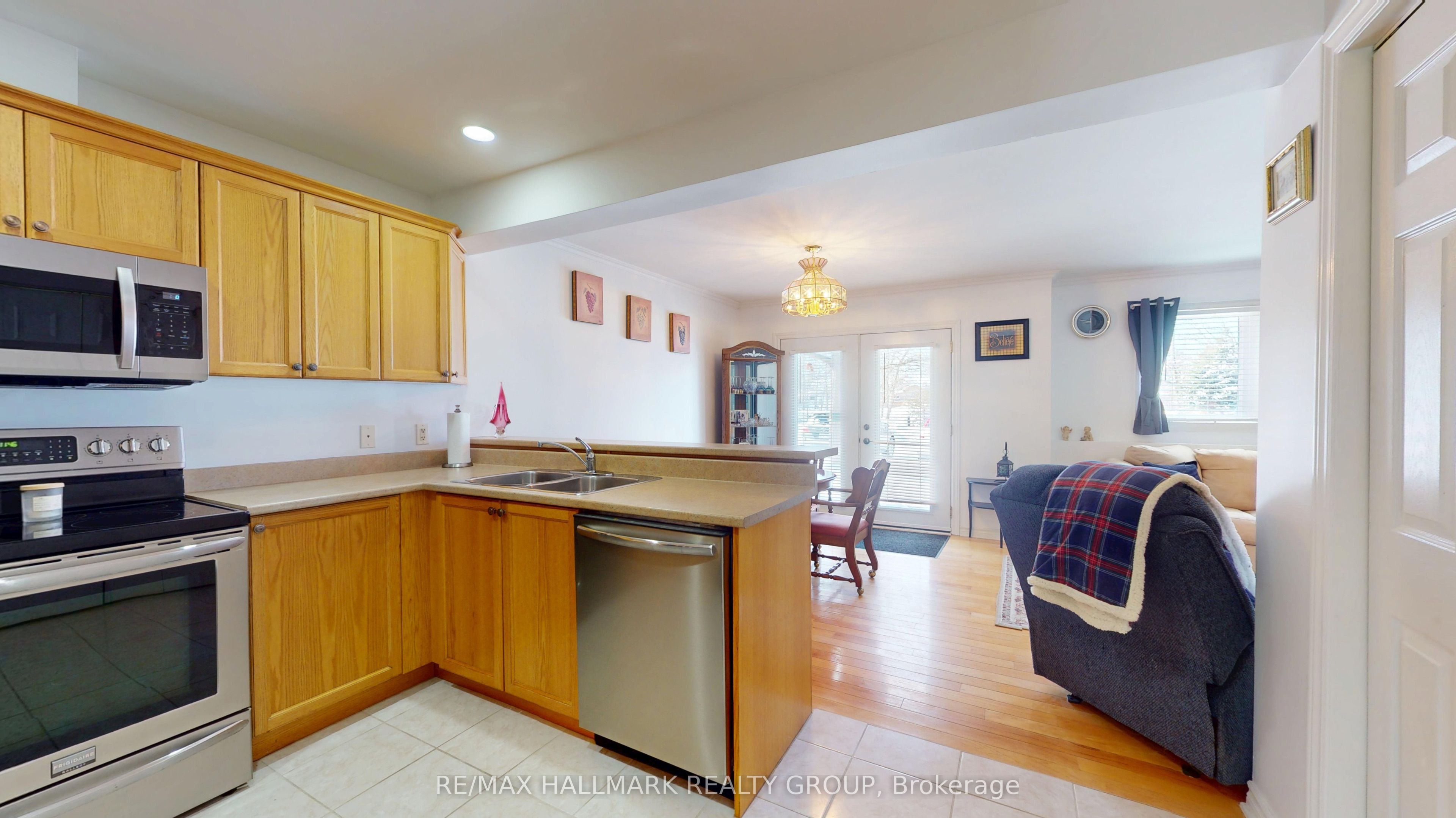 237 Oak Street W 1102 Property Photo 15