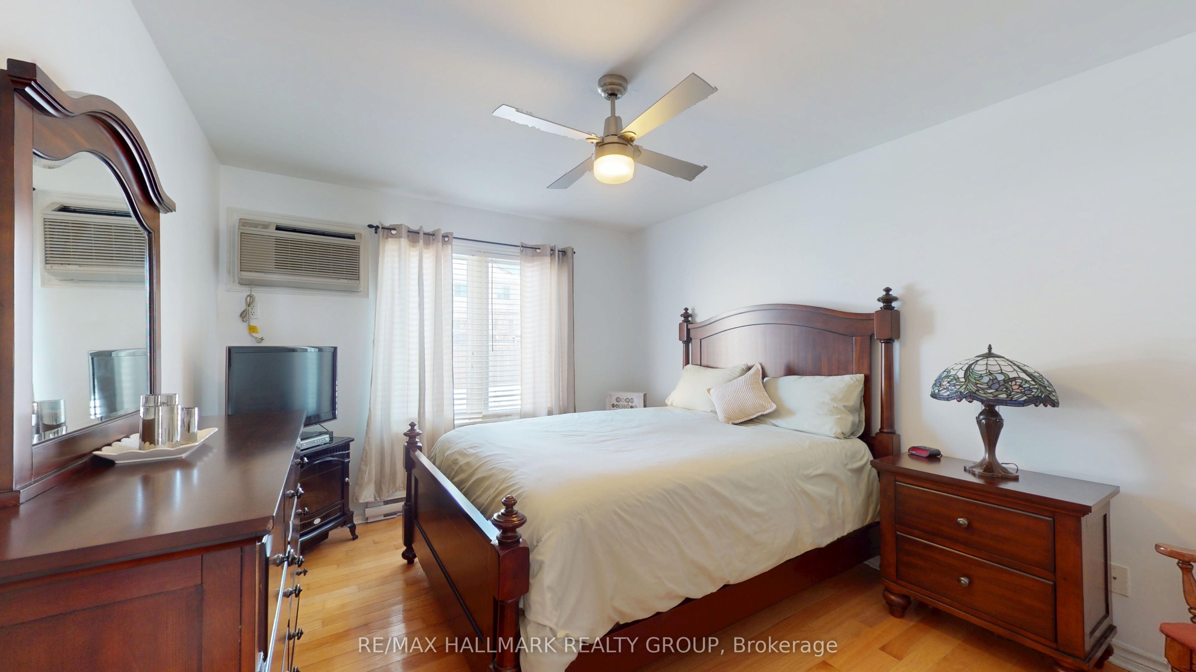 237 Oak Street W 1102 Property Photo 18