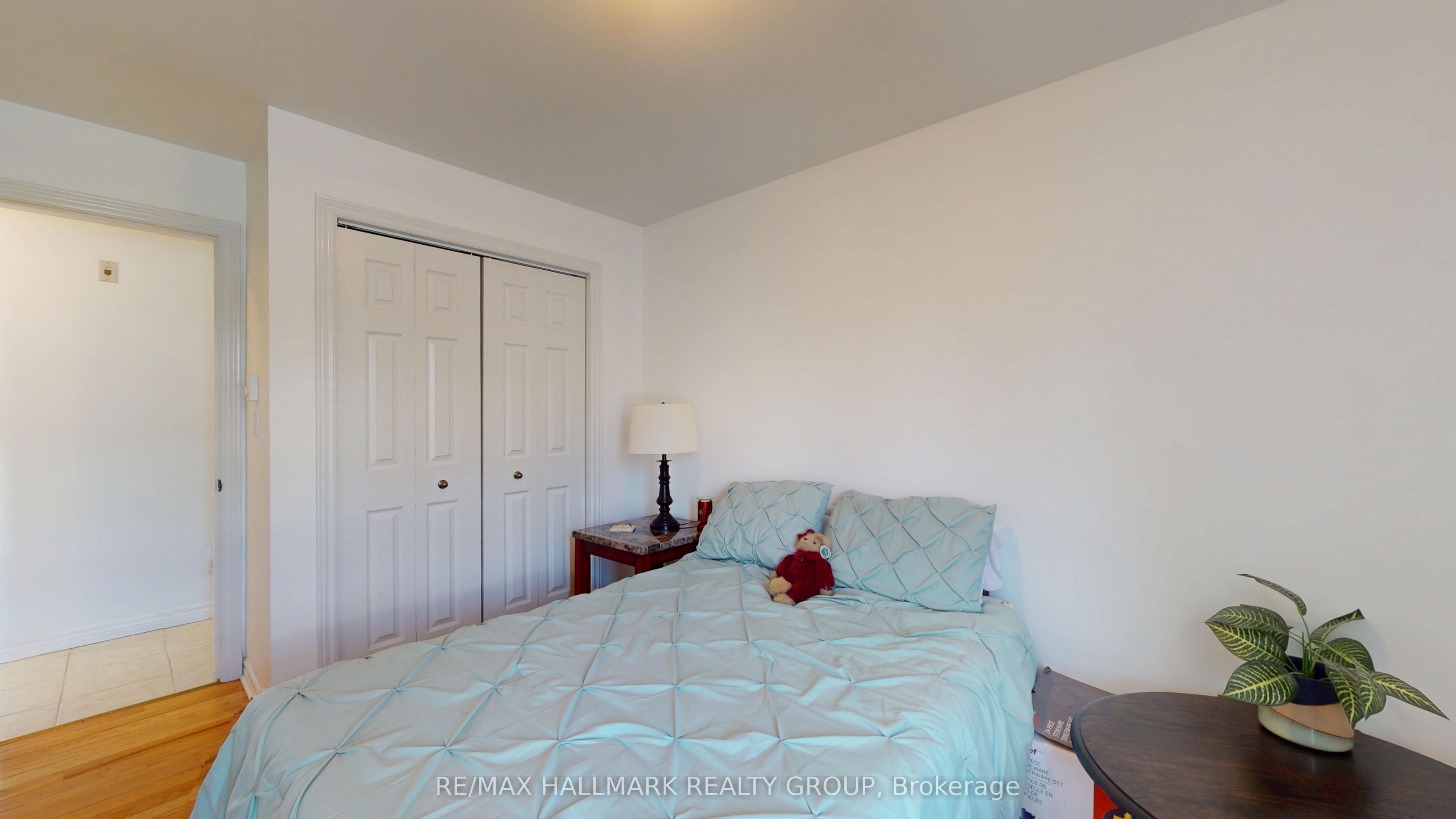 237 Oak Street W 1102 Property Photo 22