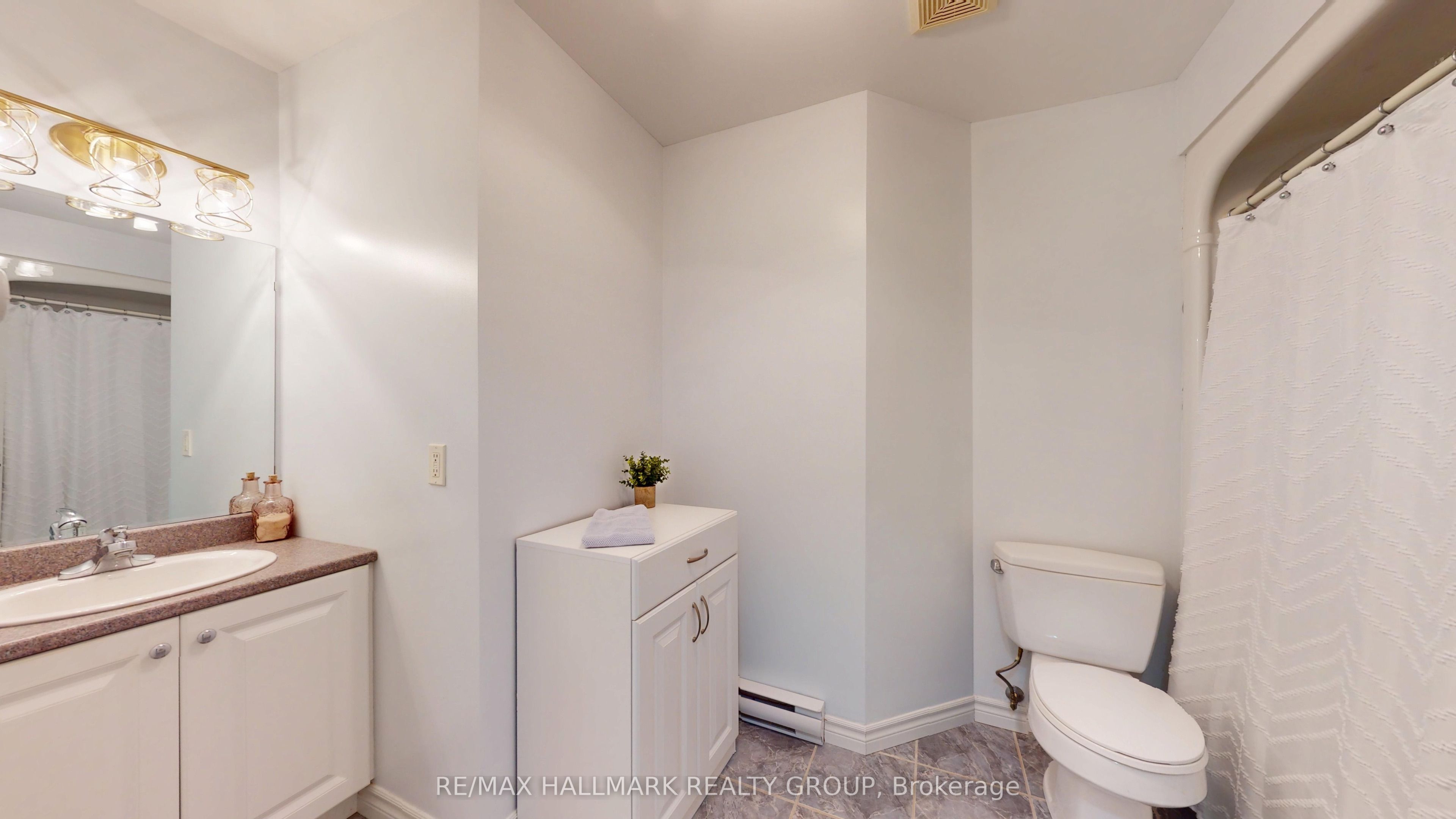 237 Oak Street W 1102 Property Photo 23