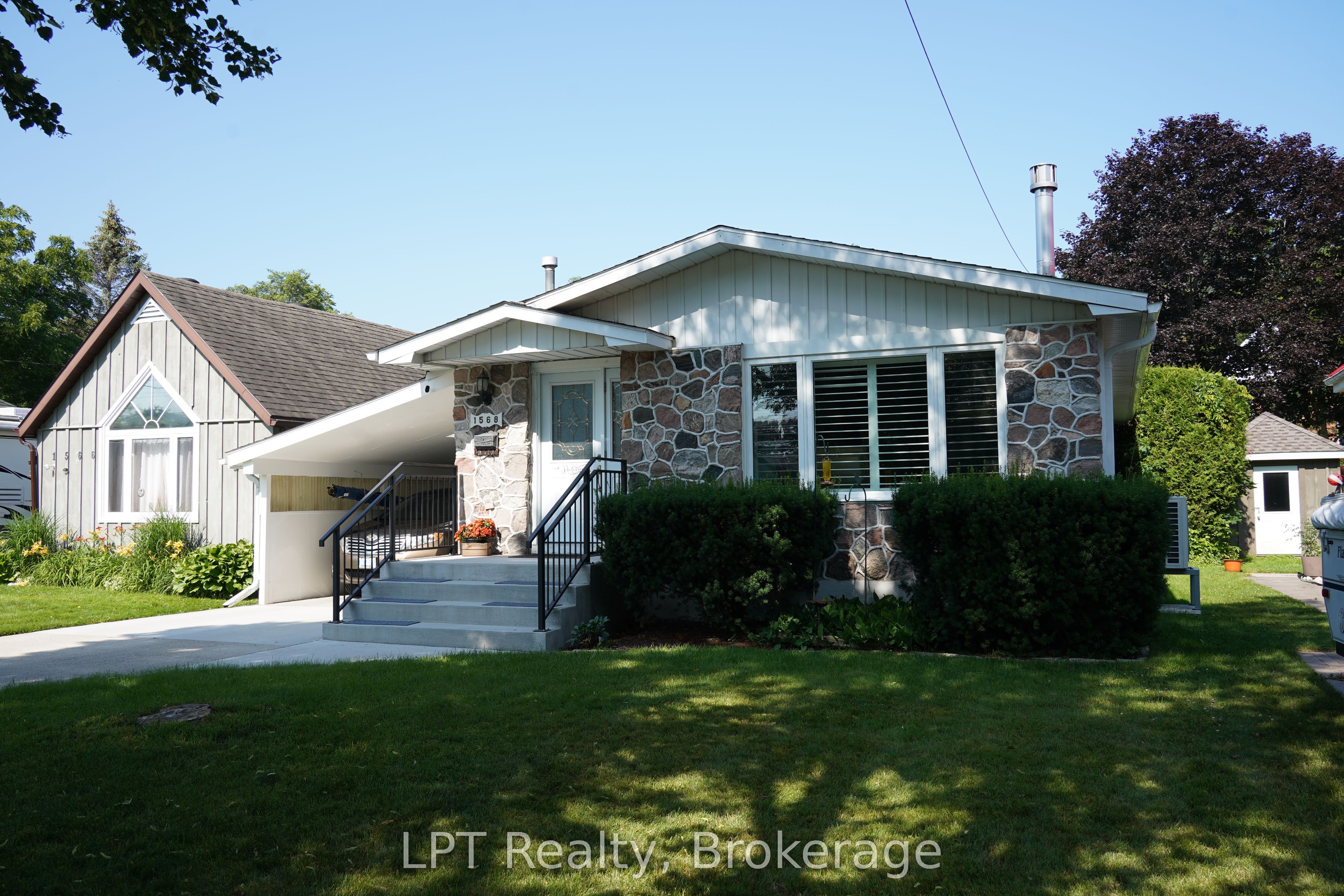1568 5th Avenue Property Photo 1