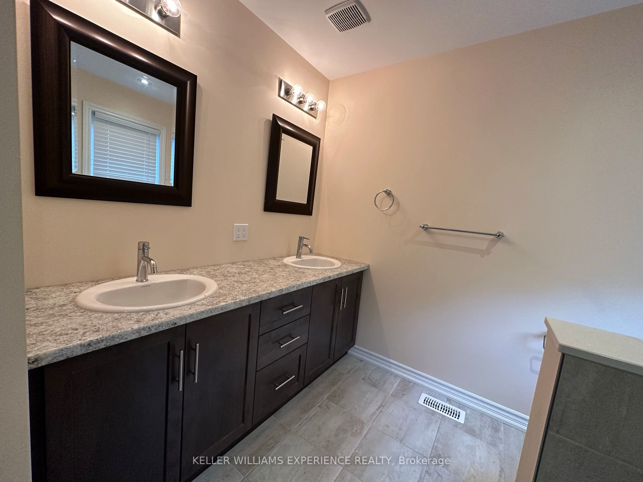 121 Rosie Street Property Photo 16