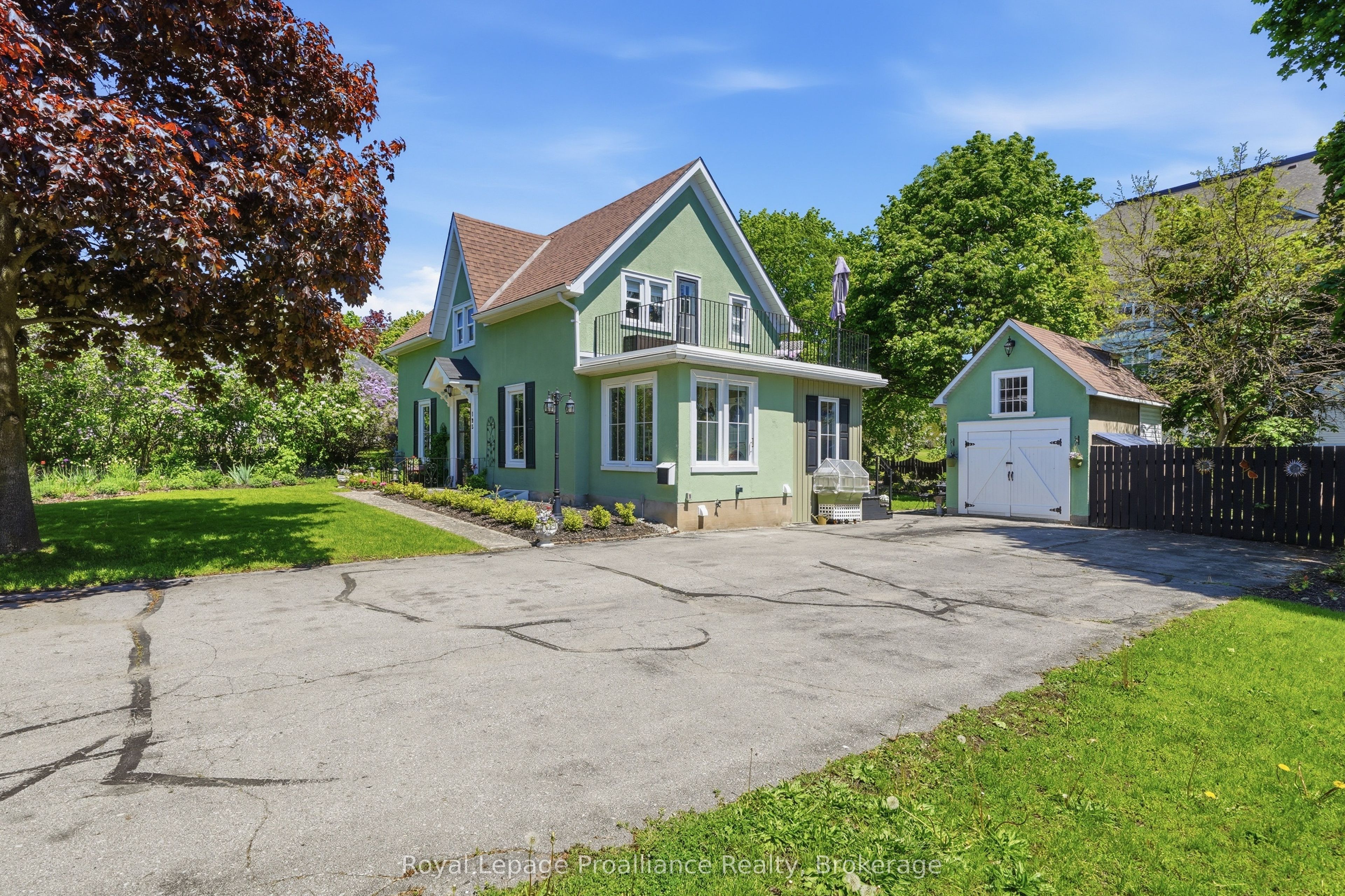 195 Maclellan Avenue Property Photo 1