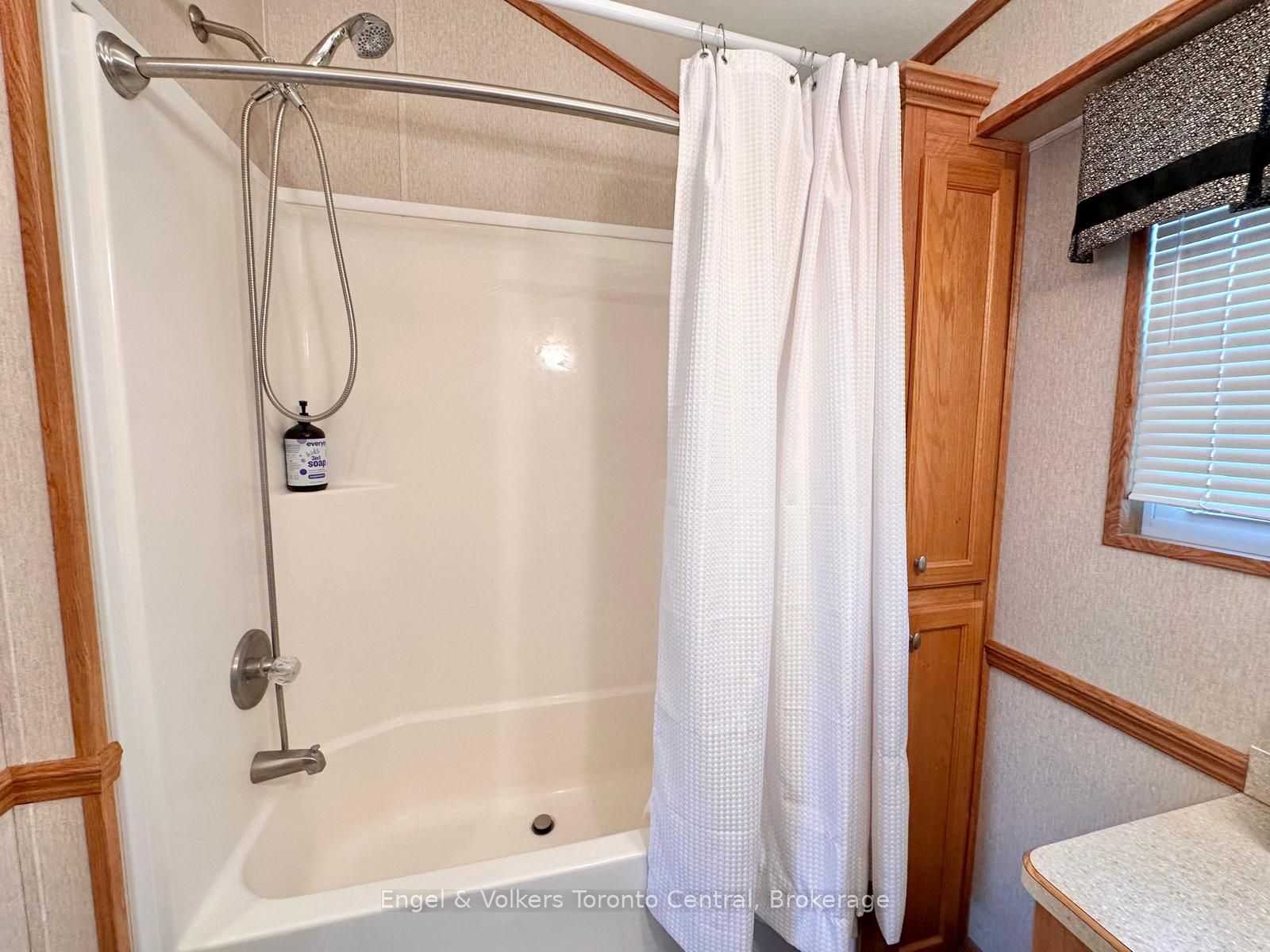 7489 Sideroad 5 E T113 Property Photo 26