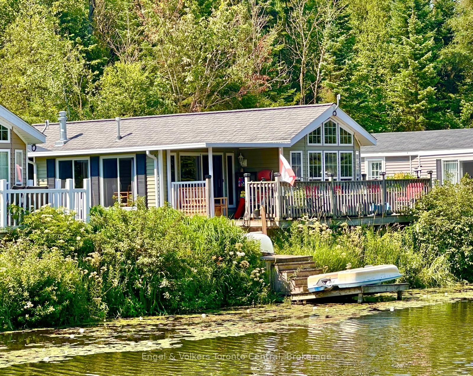 7489 Sideroad 5 E T113 Property Photo 38