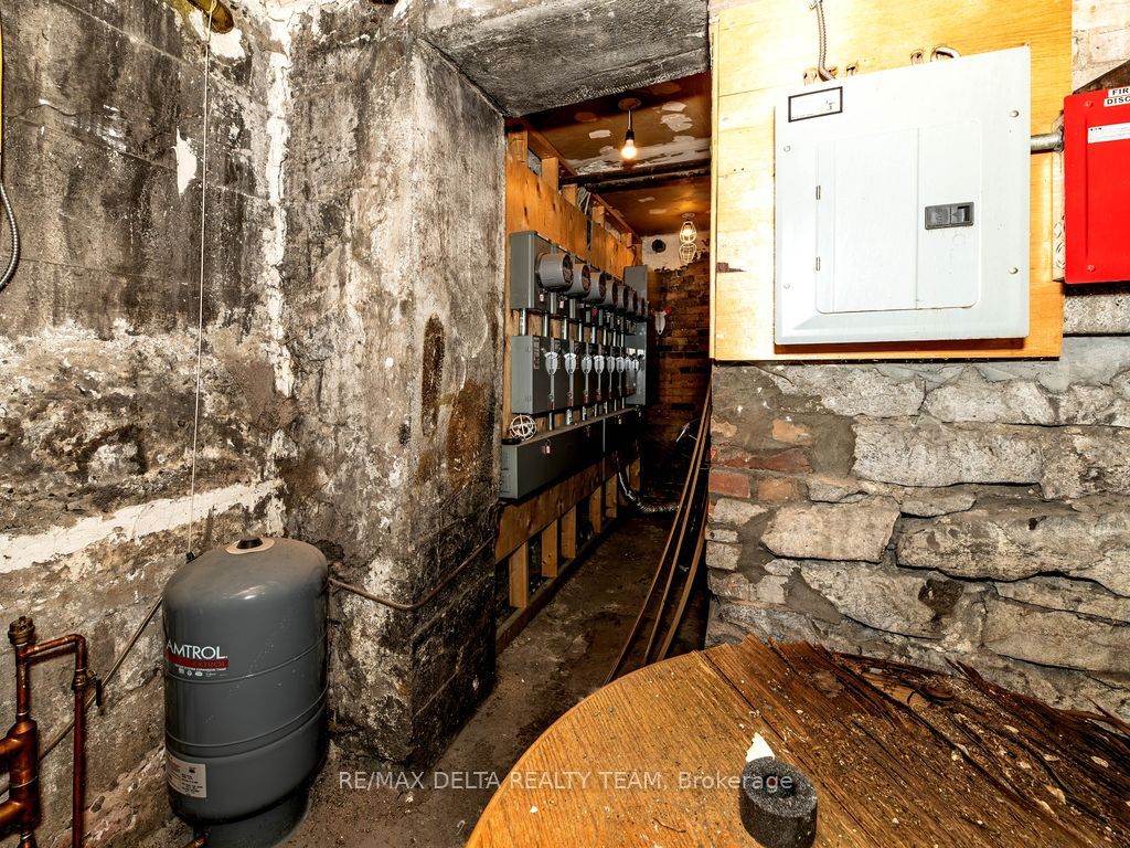 290-292 Daly Avenue Property Photo 7