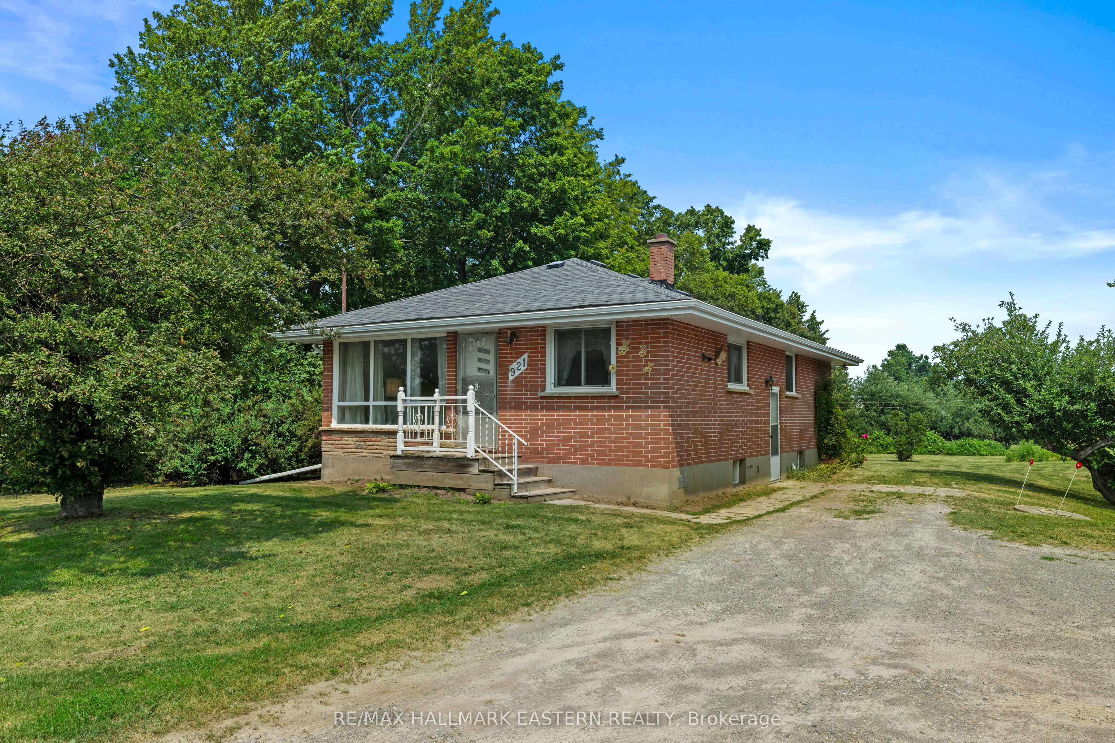 921 Robinson Road Property Photo 1