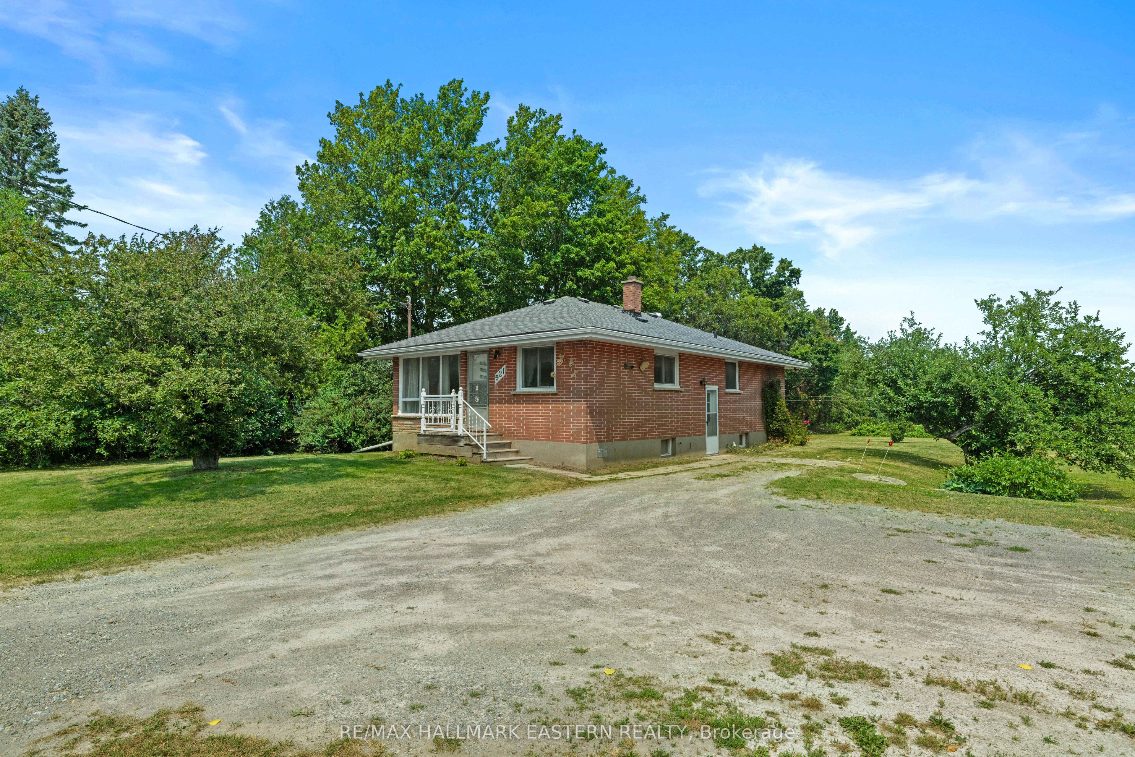 921 Robinson Road Property Photo 2