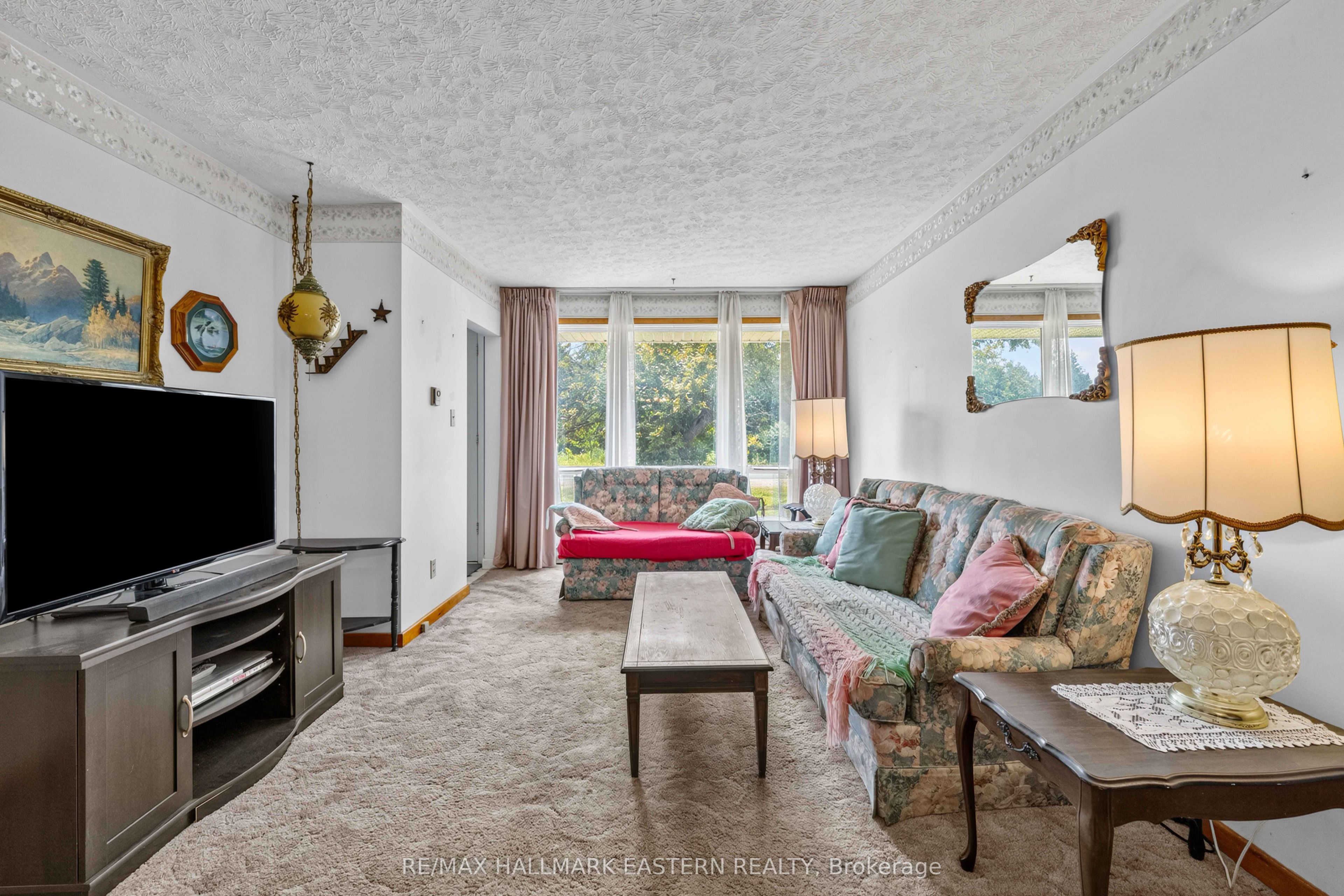 921 Robinson Road Property Photo 3